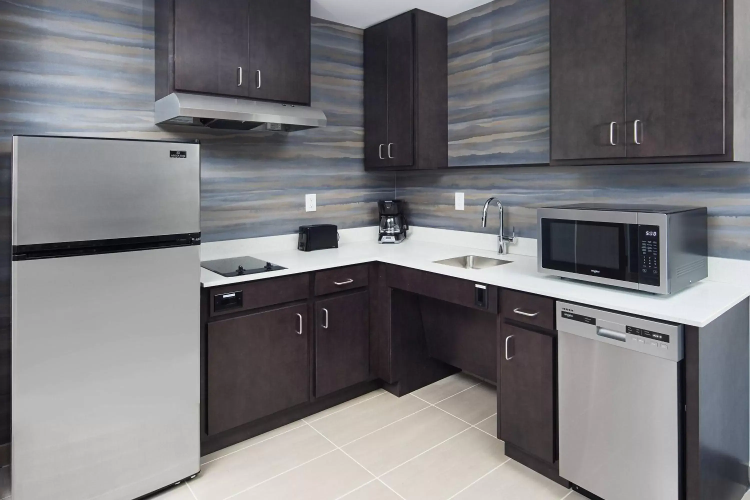 Kitchen or kitchenette, Kitchen/Kitchenette in Residence Inn by Marriott Knoxville Downtown