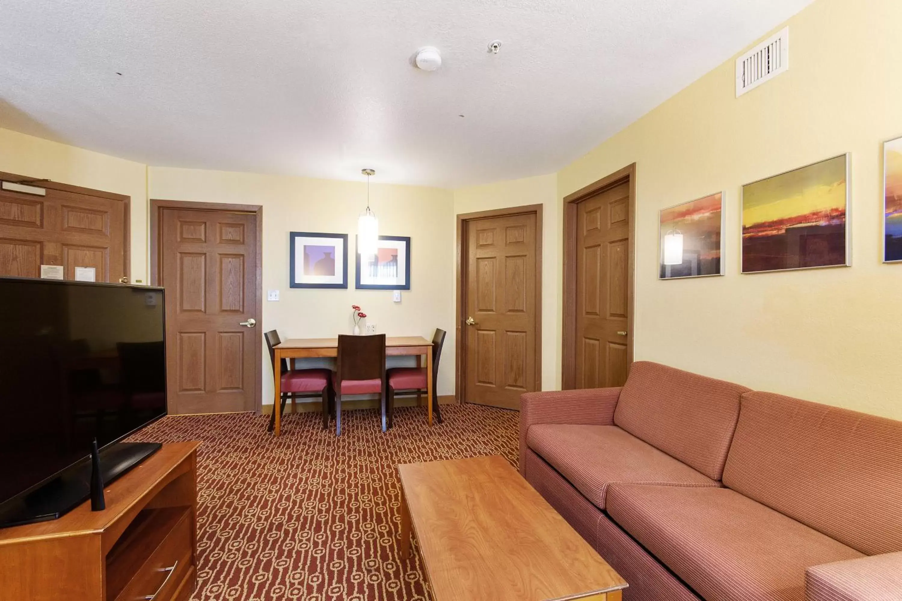TV and multimedia, Seating Area in Extended Stay America Suites - Chicago - Elgin - West Dundee