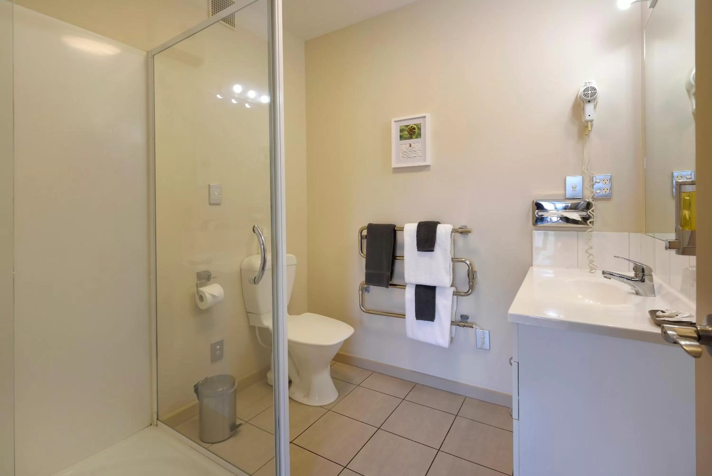 Bathroom in 171 On High Motel