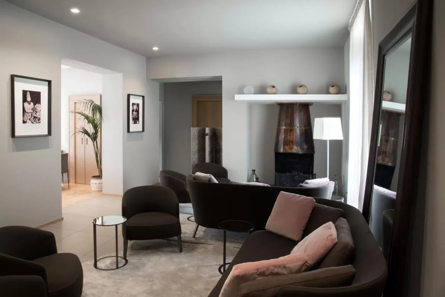 Communal lounge/ TV room, Seating Area in Albergo Nicolin