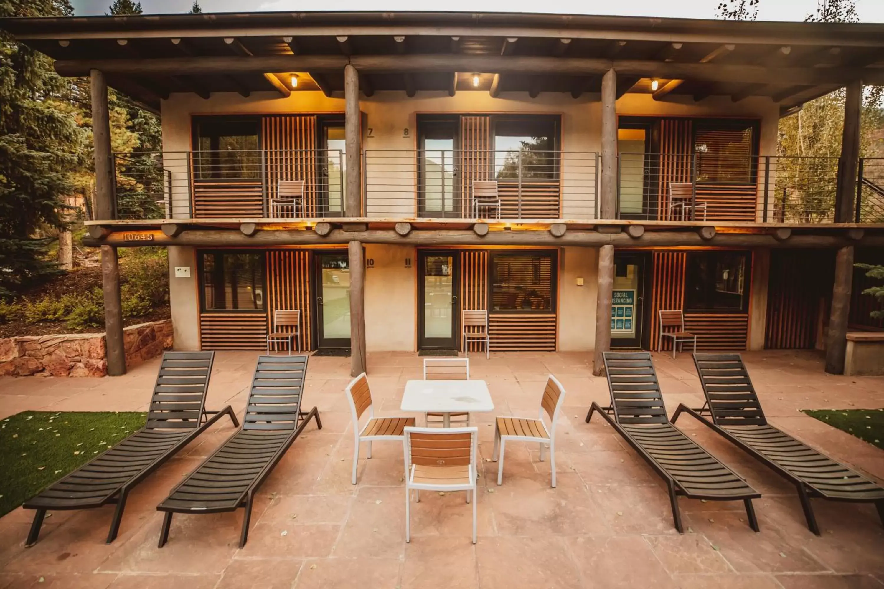 Bird's eye view in Little Beaver Inn Bird's eye view in Little Beaver Inn