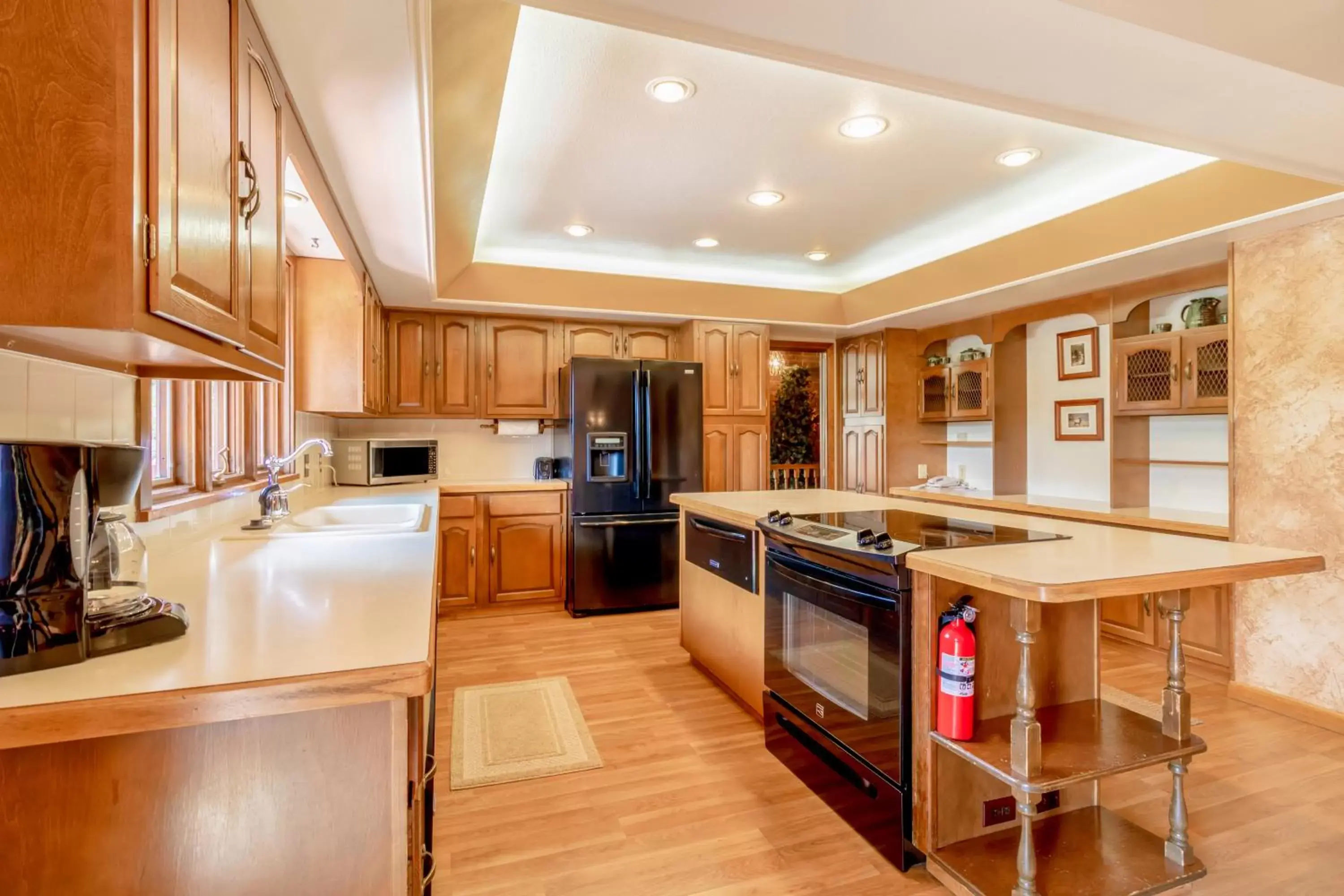 Kitchen/Kitchenette in Wildwood Inn