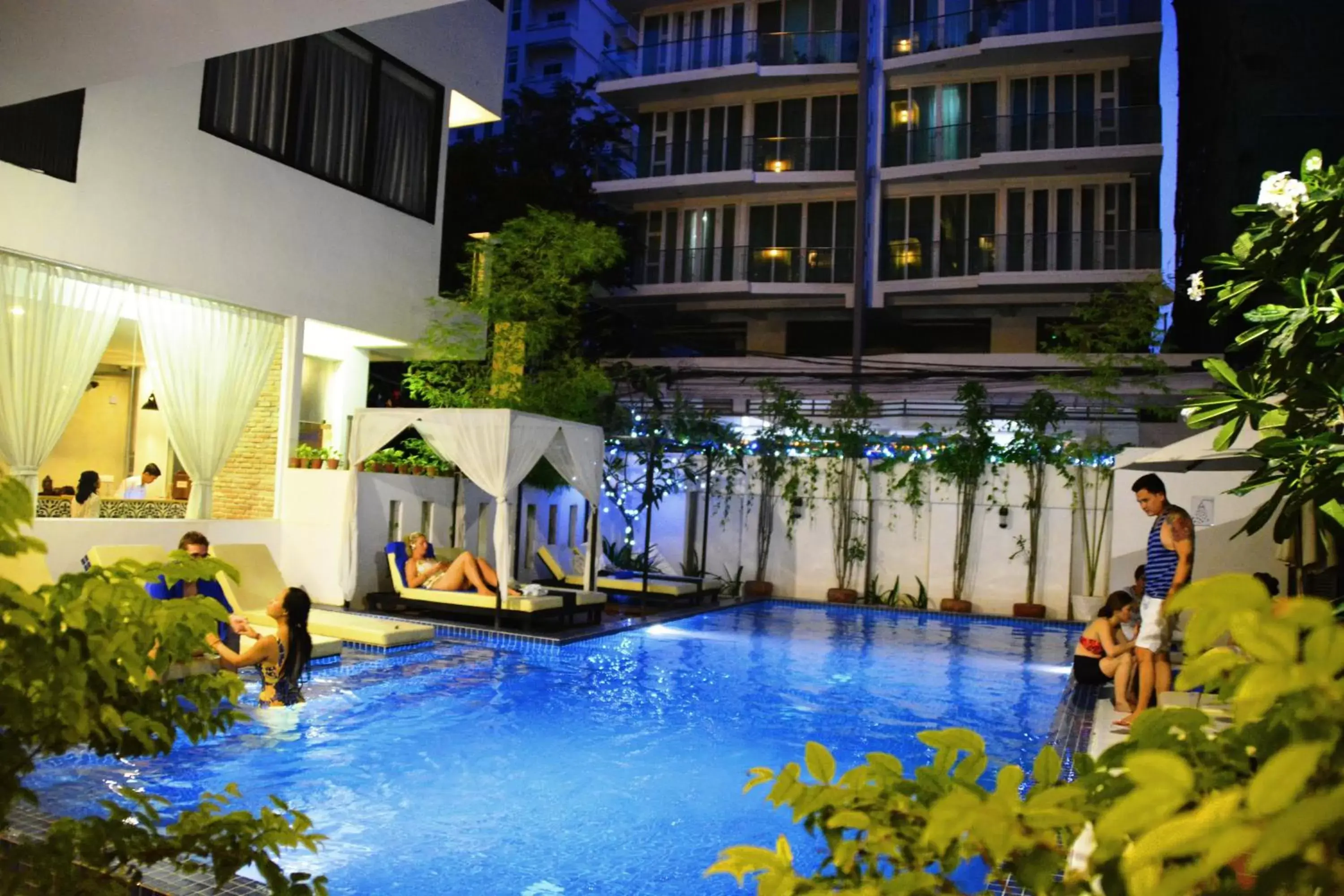 Garden, Swimming Pool in Home Chic Hotel