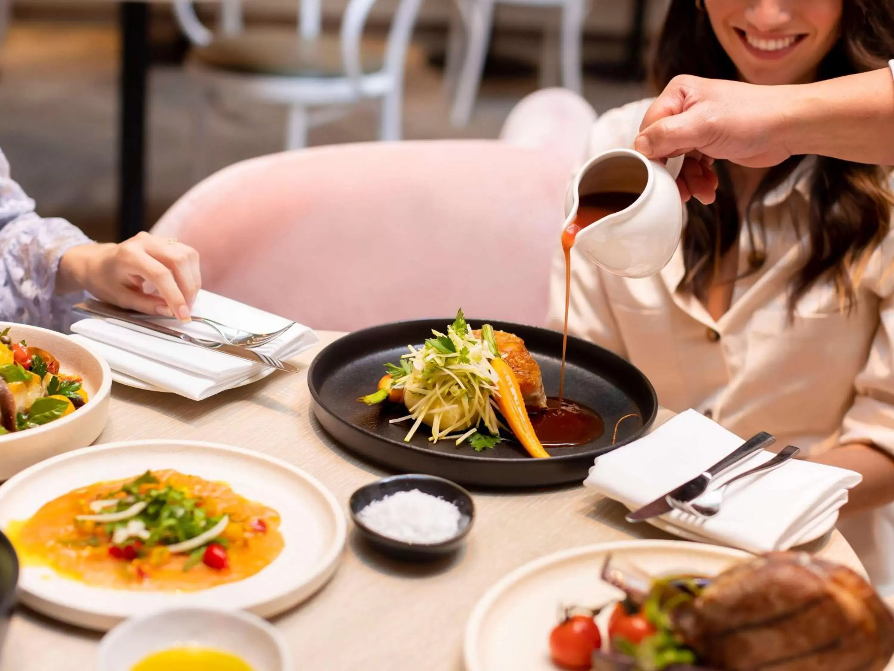 Restaurant/places to eat, Lunch and Dinner in Novotel Sydney International Airport