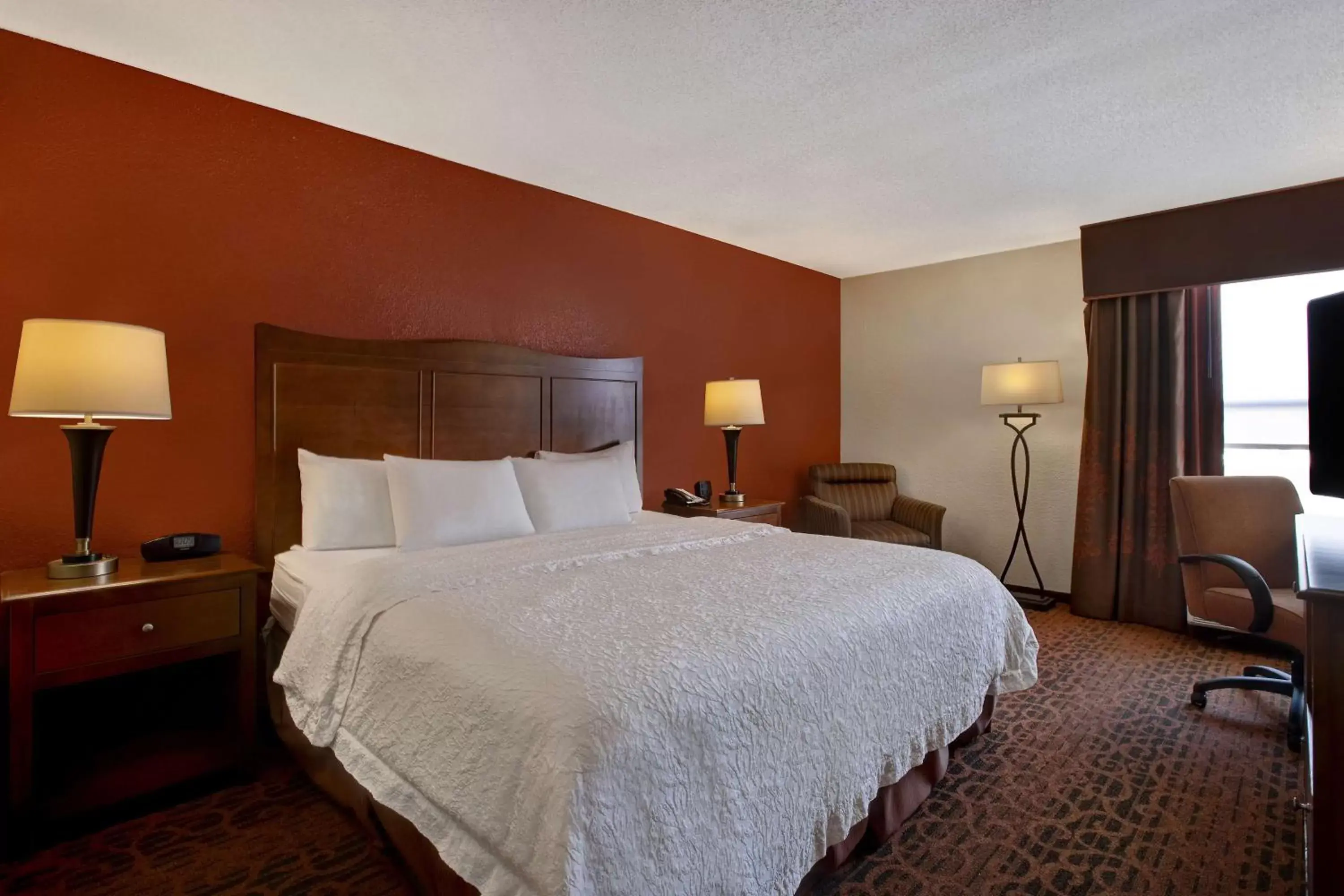 Bed in Hampton Inn Fort Wayne-Southwest