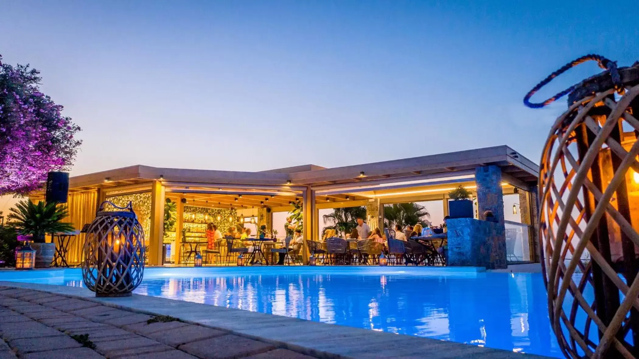 Restaurant/places to eat, Swimming Pool in Creta Blue Boutique Hotel