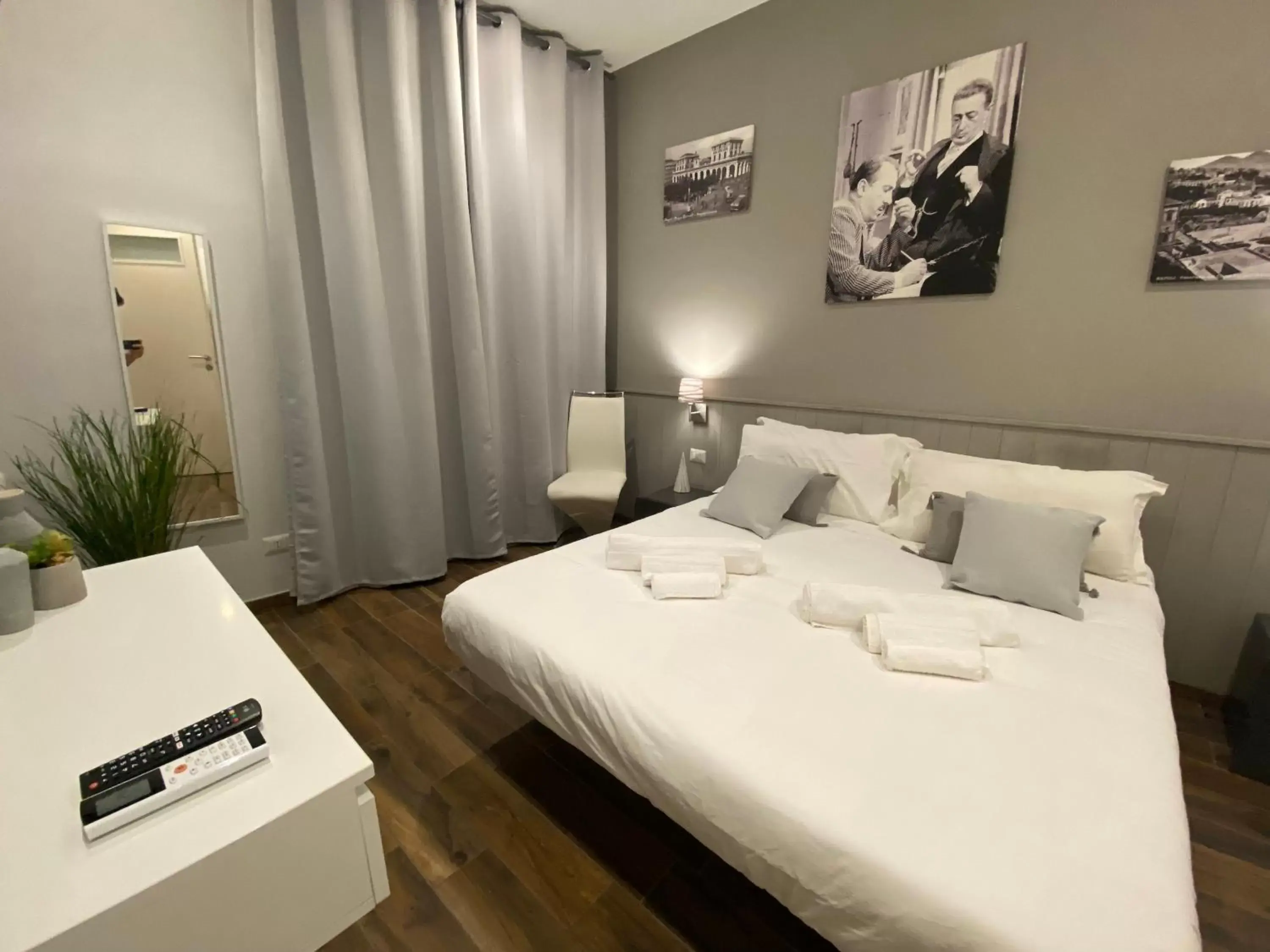 HOTIDAY Room Collection - Napoli Botanique HOTIDAY Room Collection - Napoli Botanique