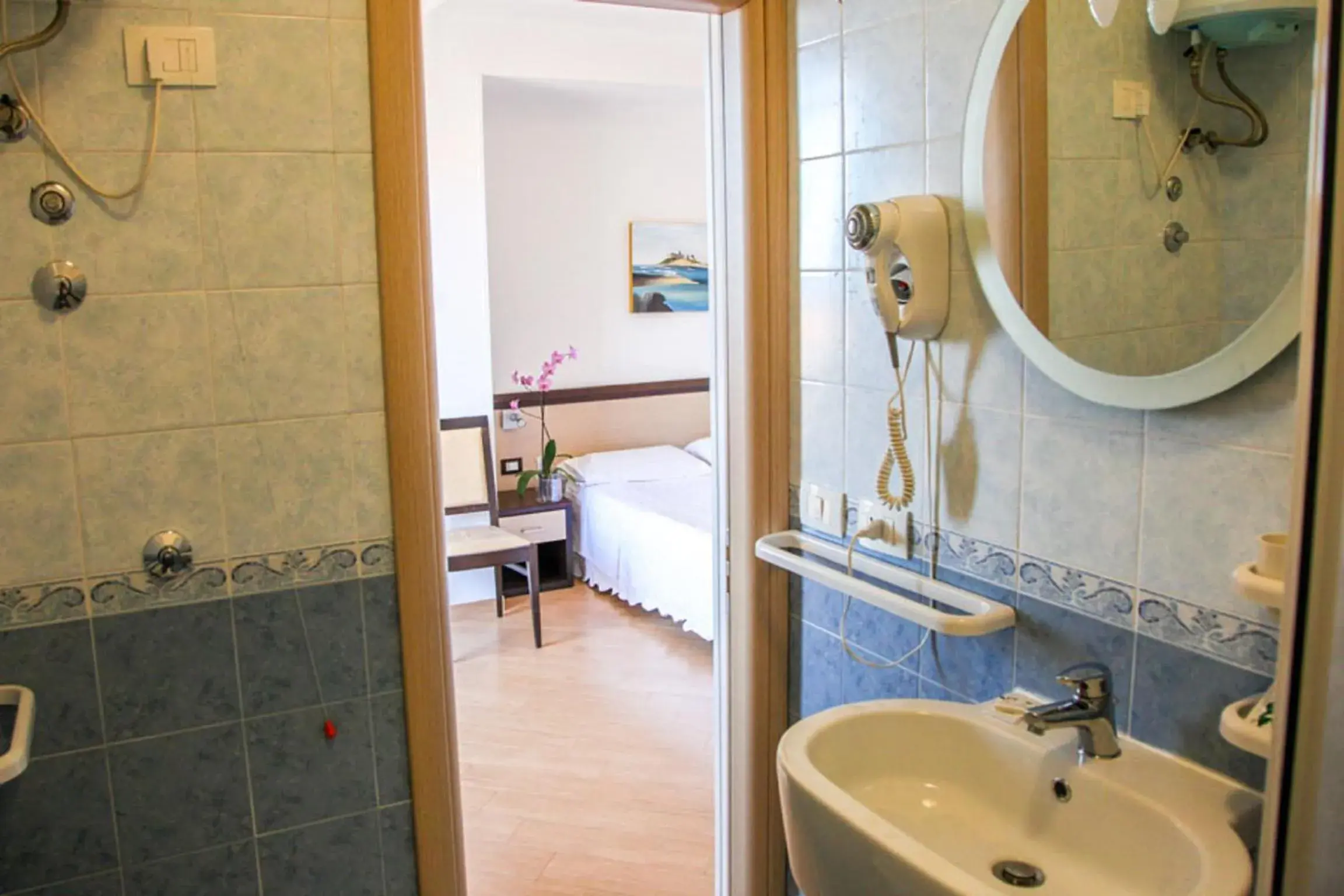 Bathroom in Albergo Perseo