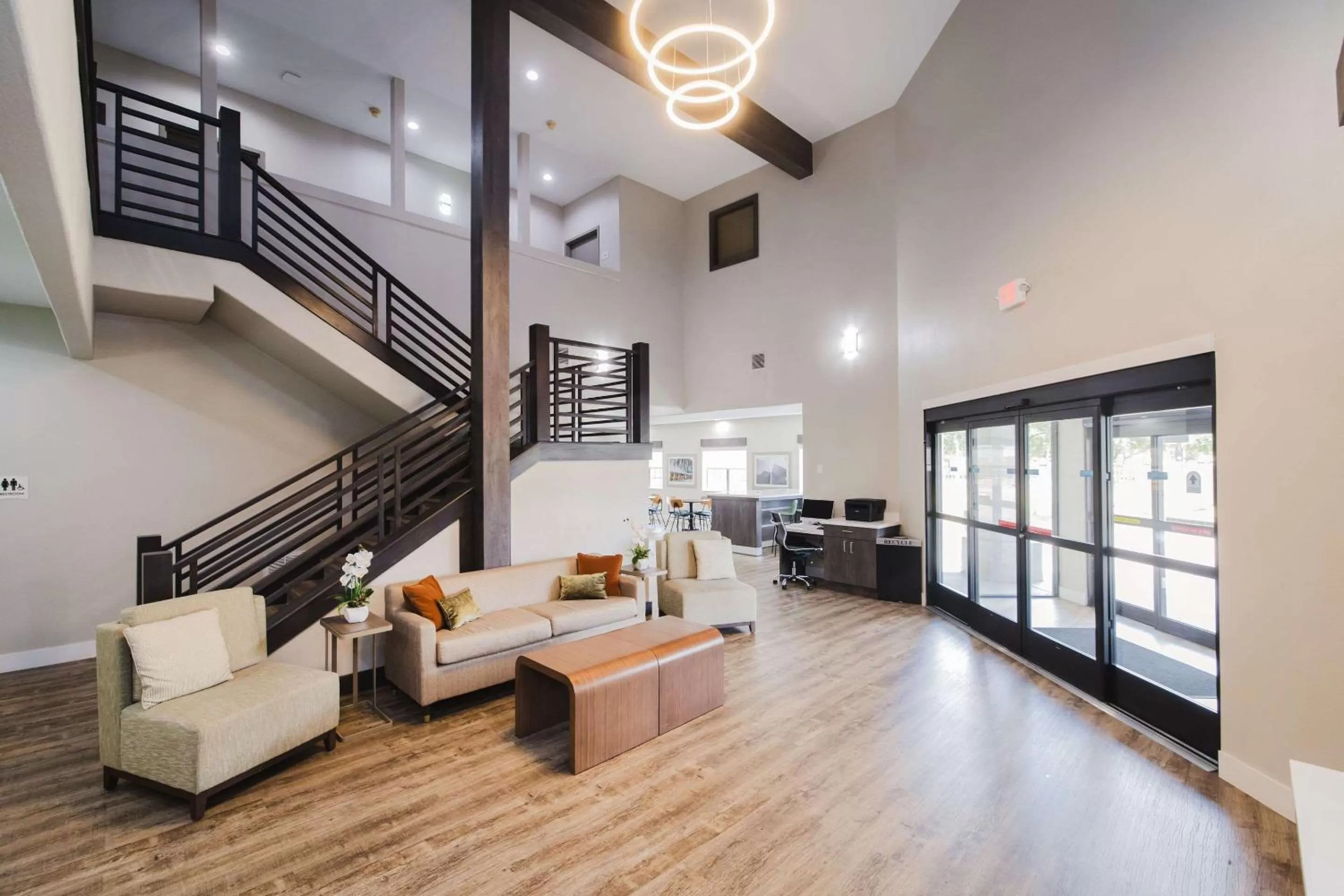 Lobby or reception in Quality Suites Houston Hobby Airport