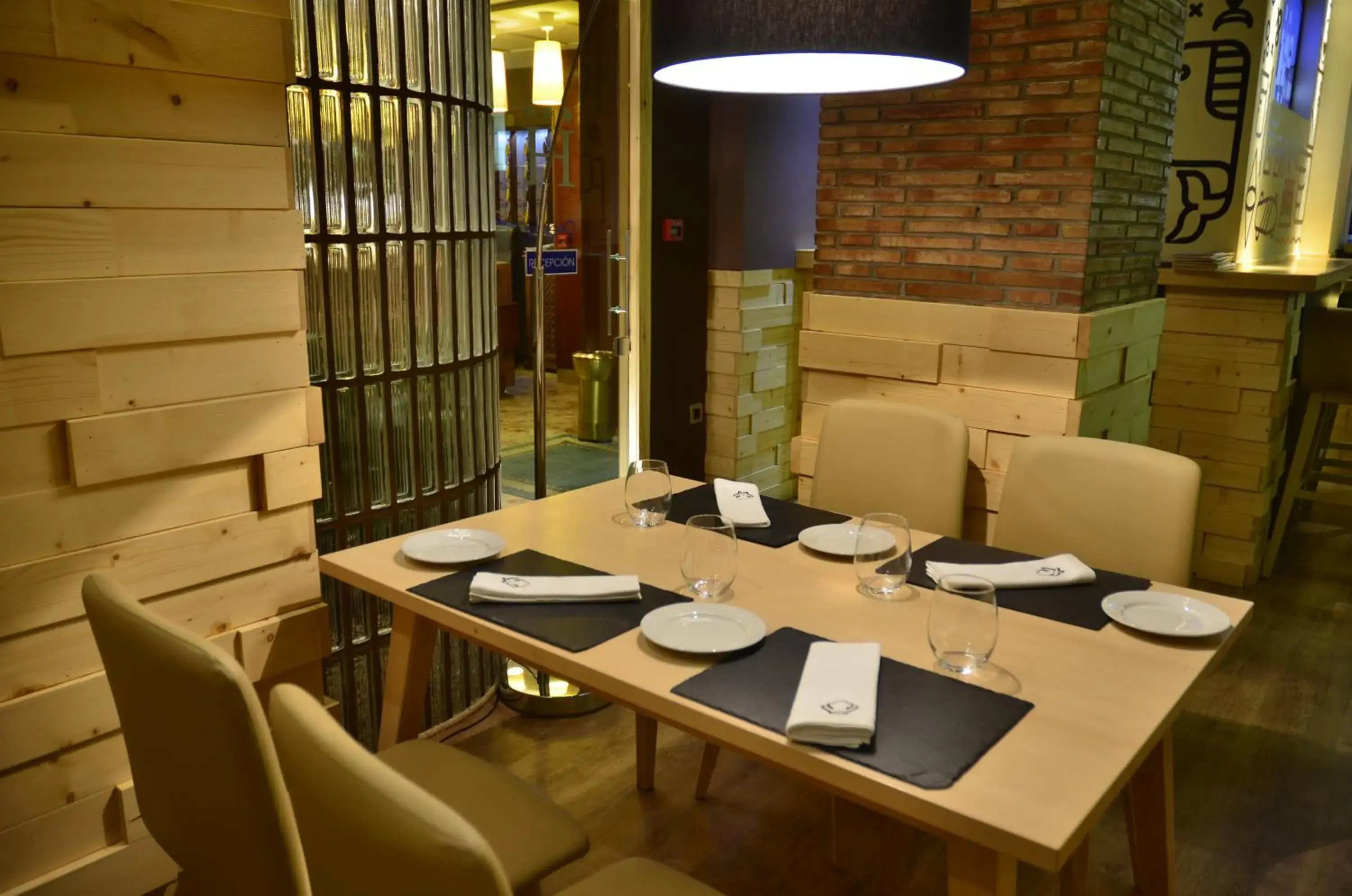 Restaurant/places to eat in Hotel Oriente Restaurant/places to eat in Hotel Oriente