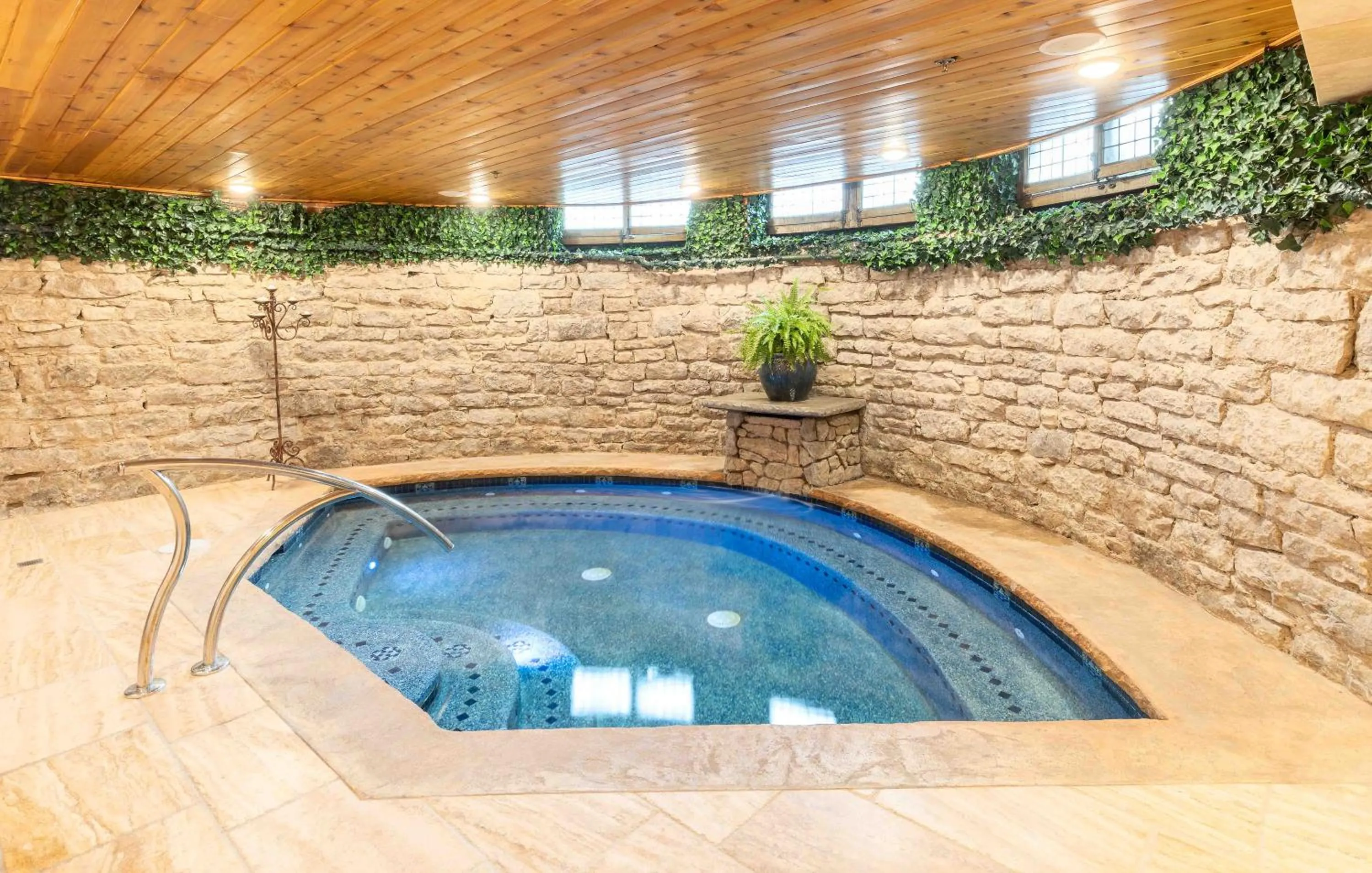 Hot Tub in The Detroit Club