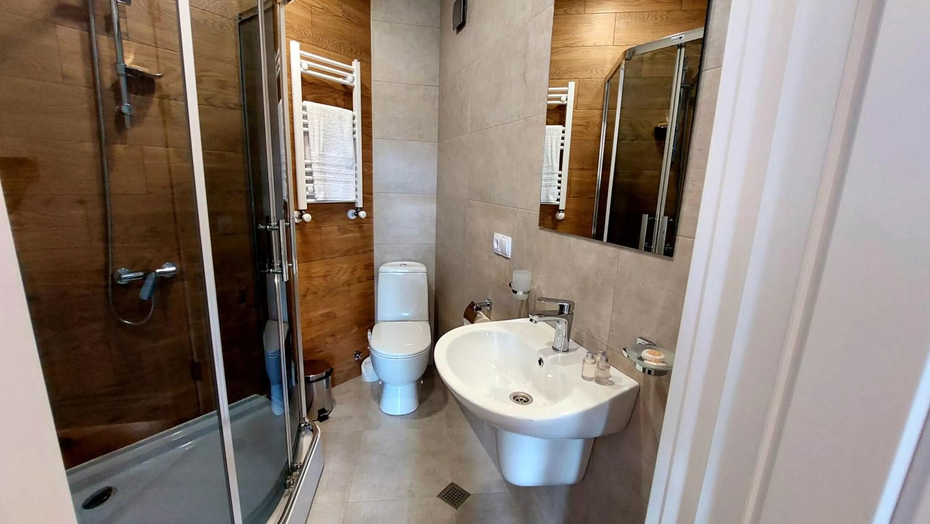 Bathroom in Falcon Boutique Hotel