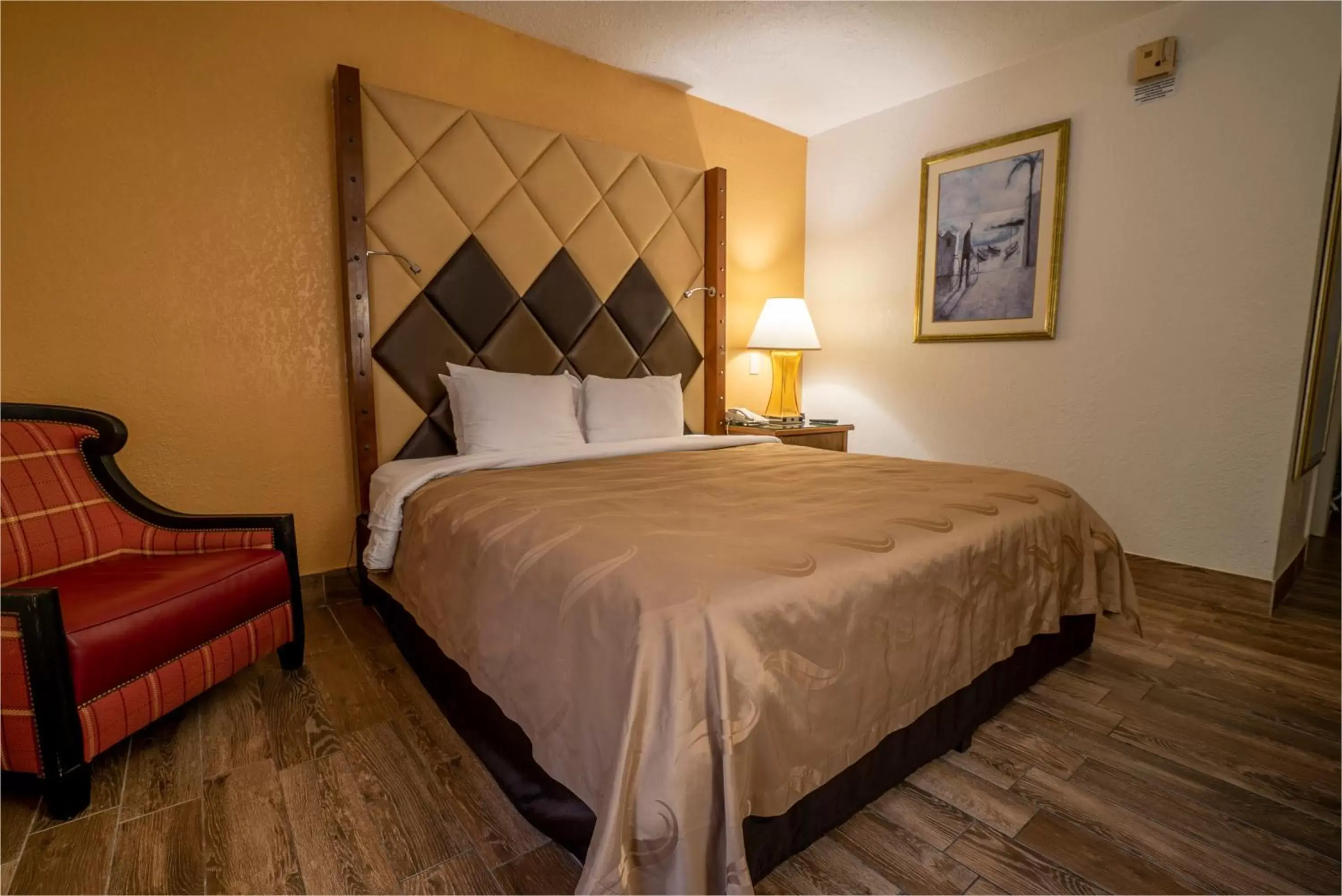 Bed in Quality Inn Florida City - Gateway to the Keys