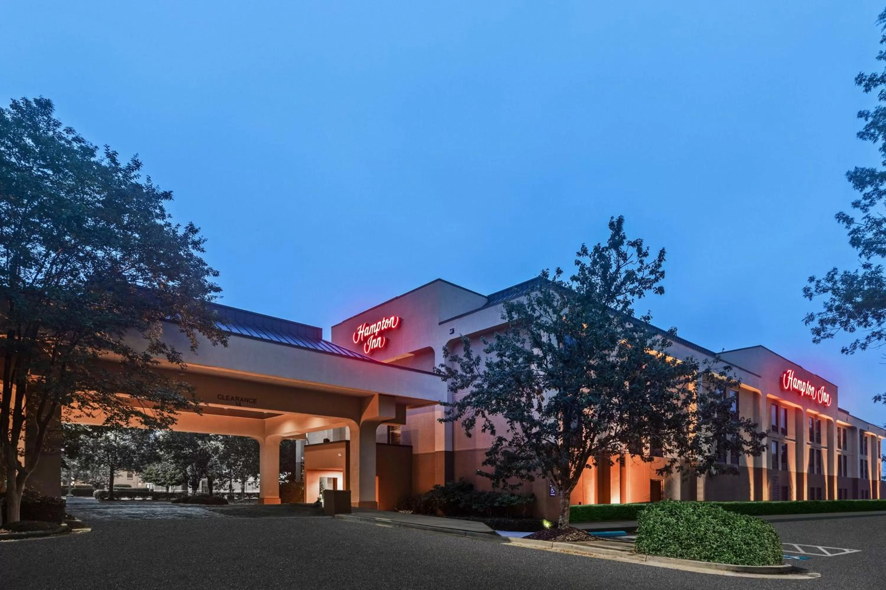 Property building in Hampton Inn Aiken