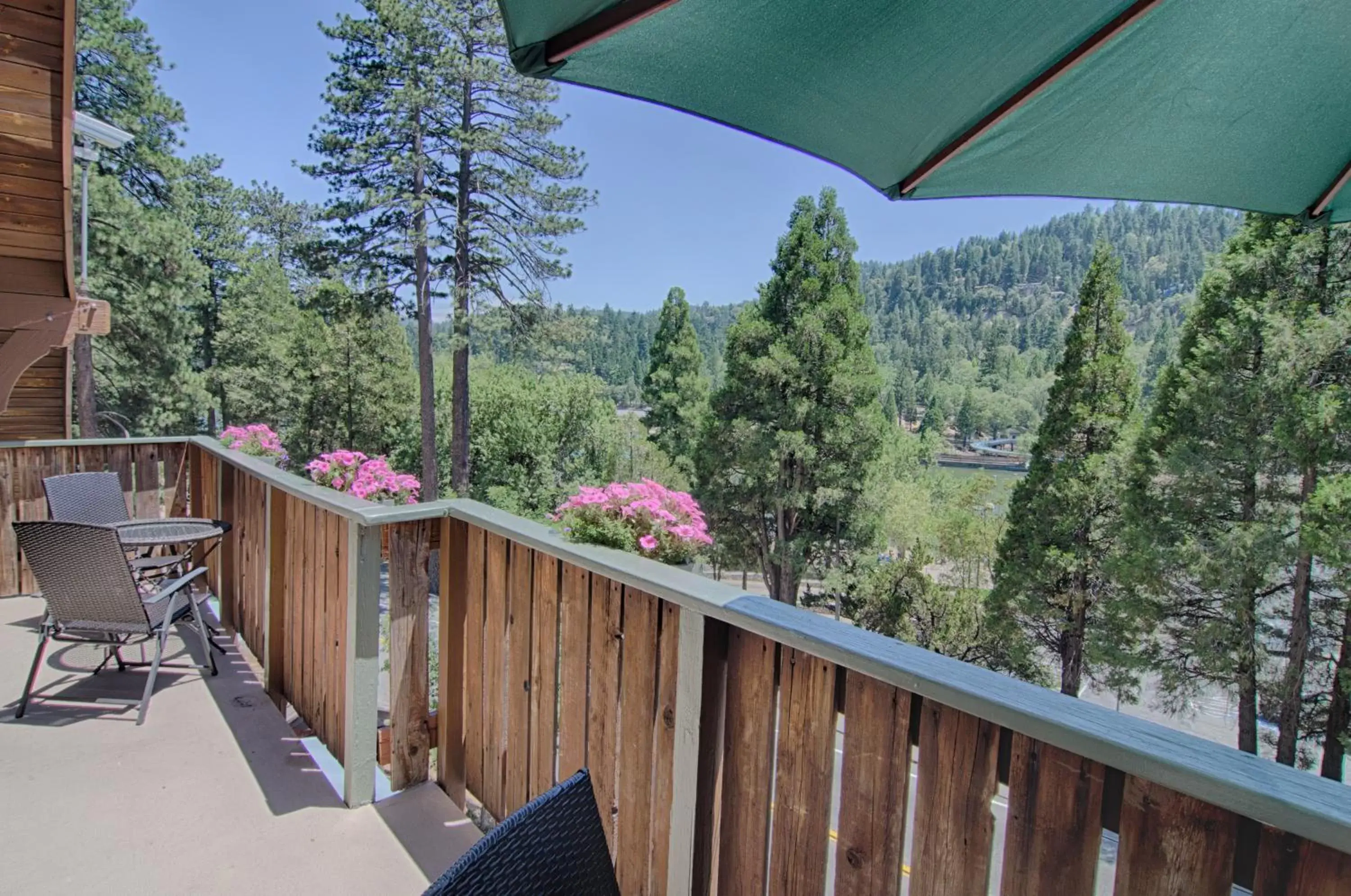 Balcony/Terrace in The North Shore Inn