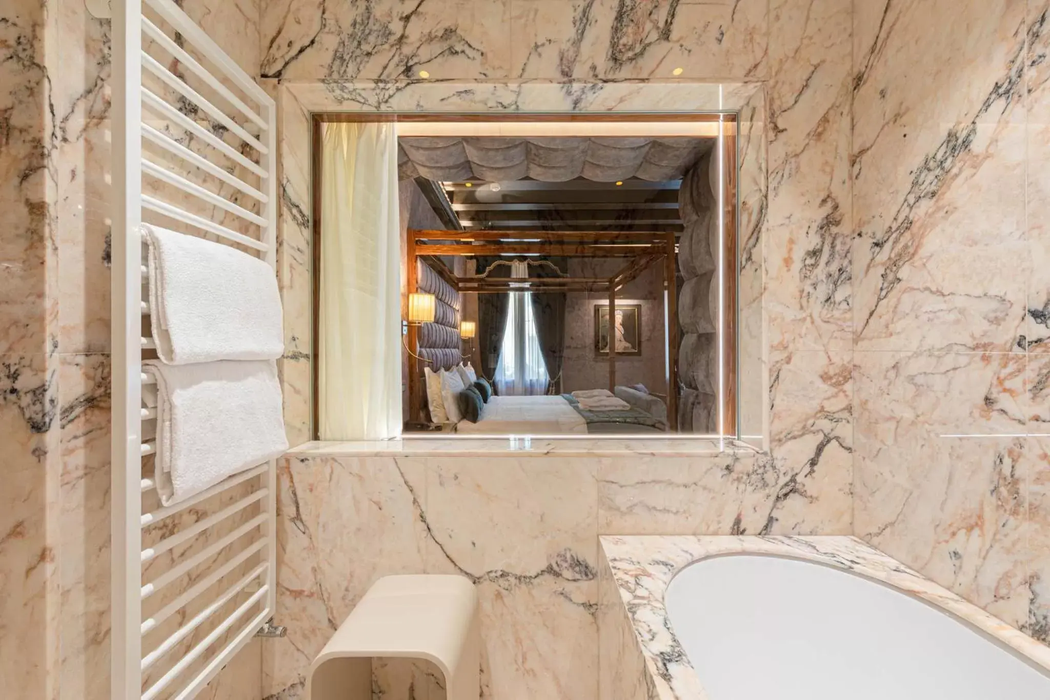 Bath, Bathroom in Hotel Donà Palace