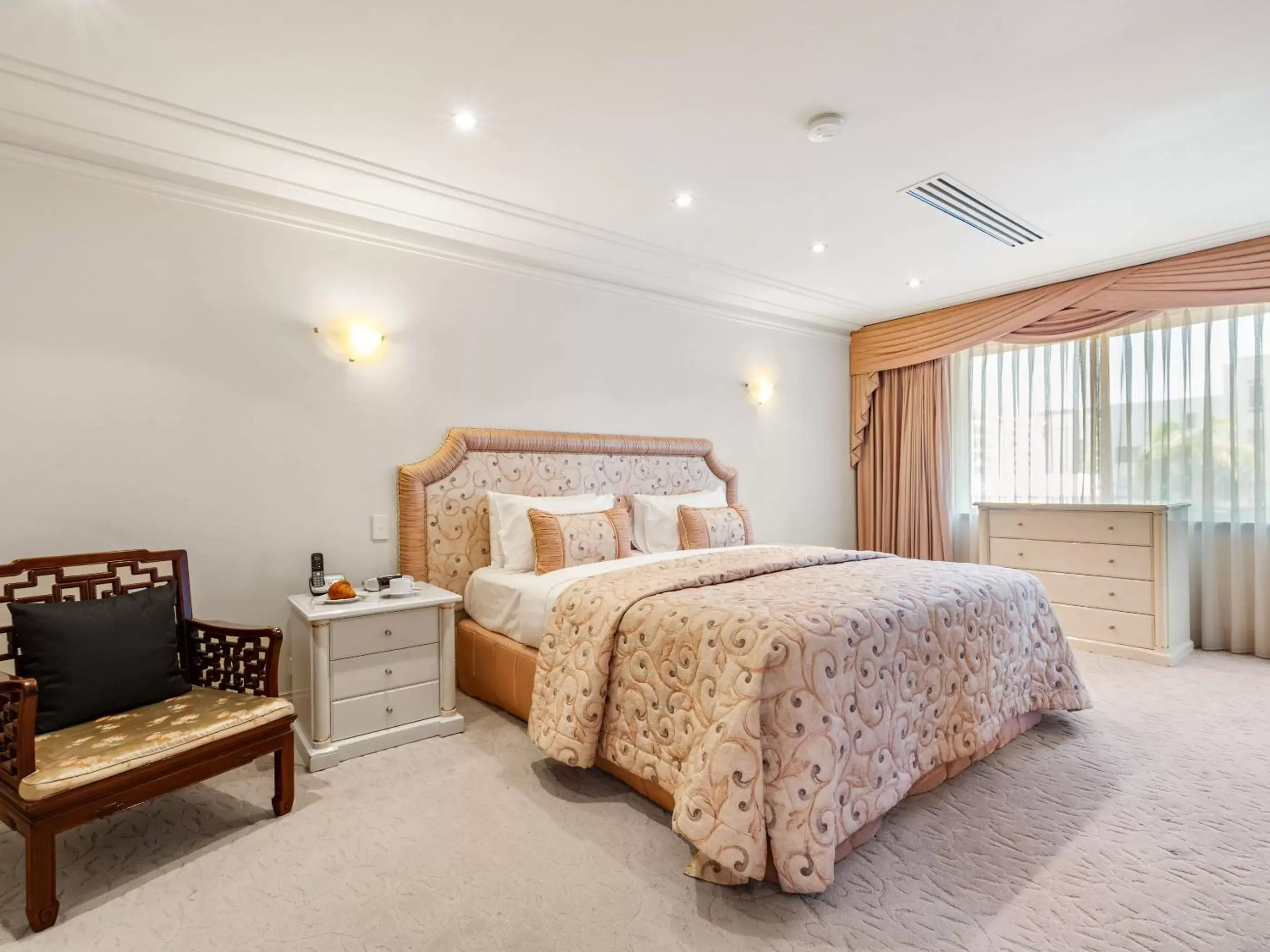 Bed in The Peninsula Riverside Serviced Apartments