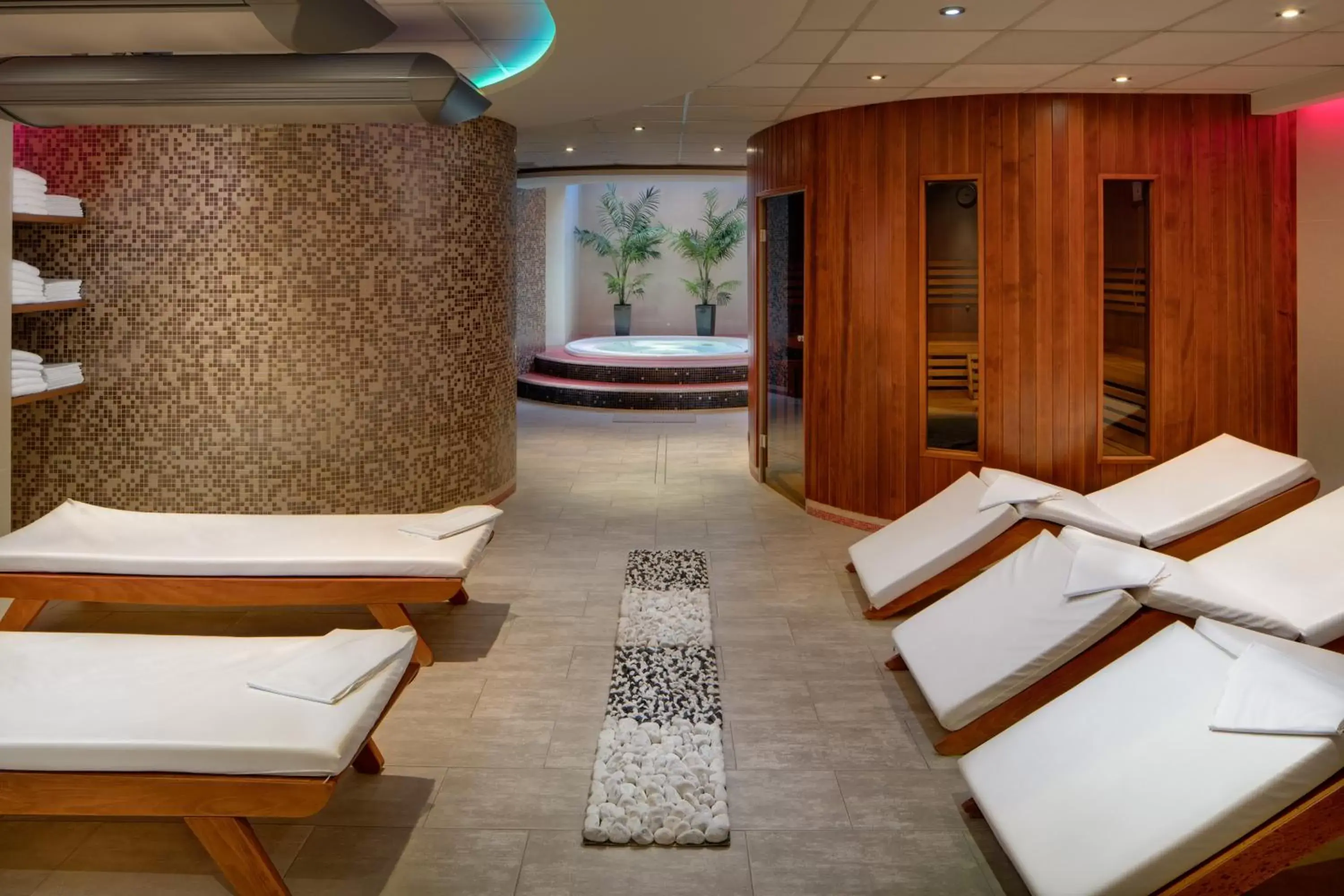 Spa and wellness centre/facilities in Avanti Hotel