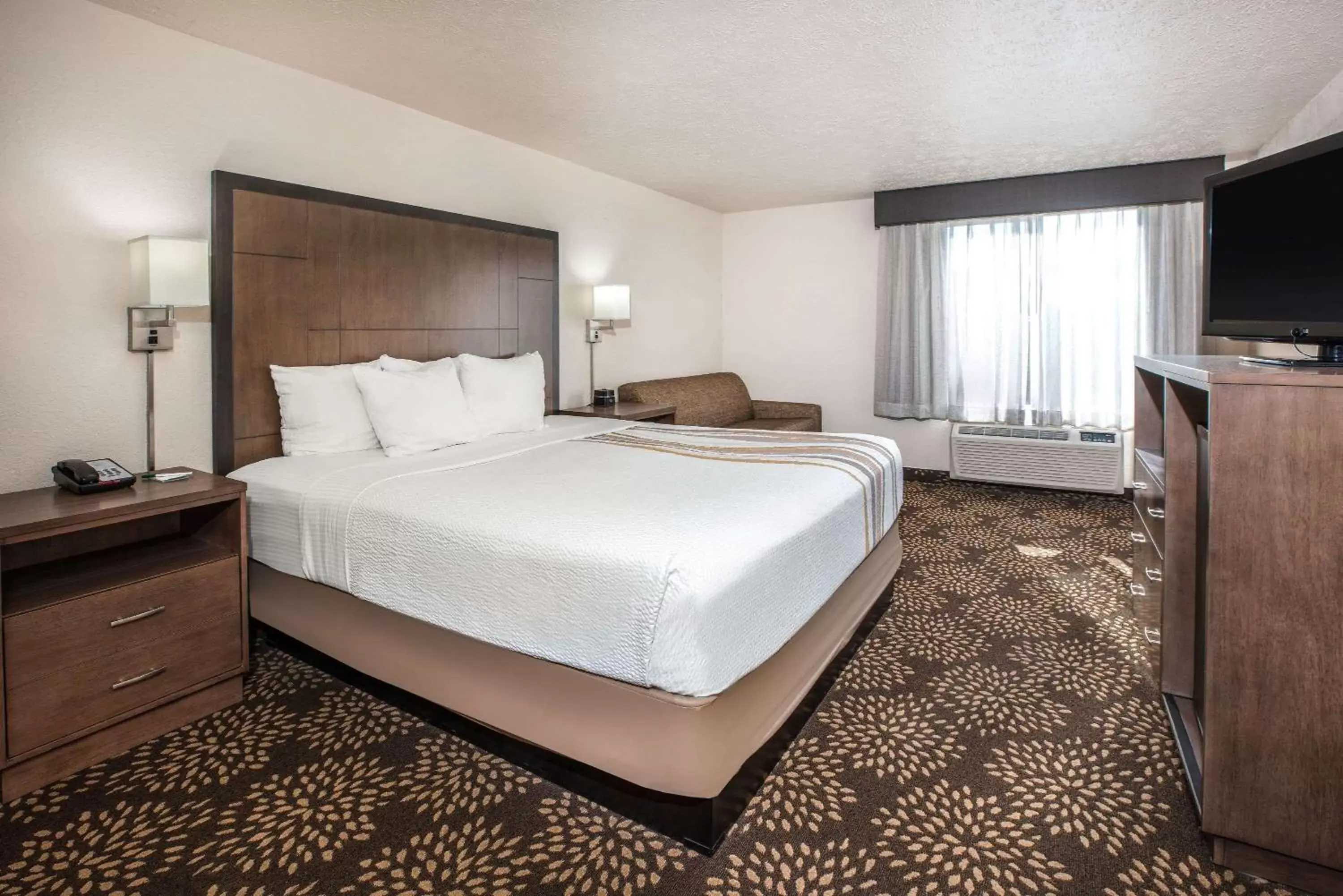 Photo of the whole room, Bed in La Quinta by Wyndham Wenatchee