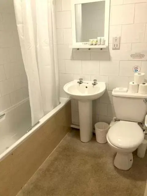 Bathroom in The Black Swan Hotel