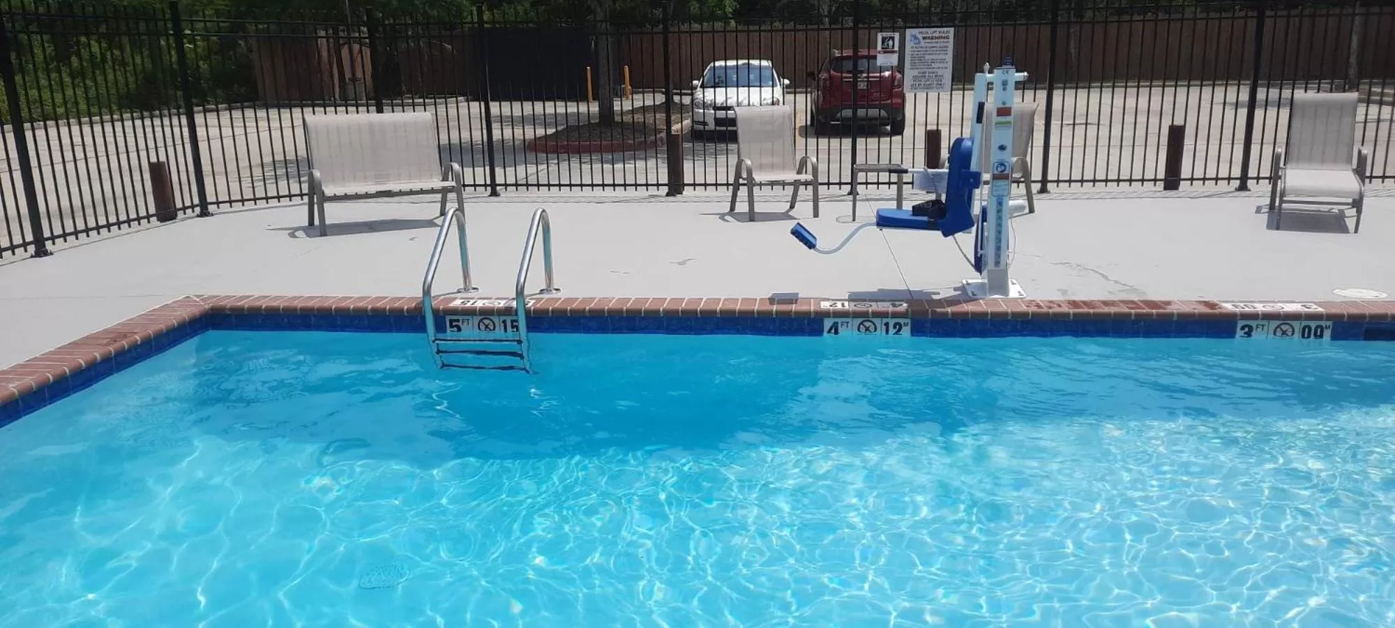 Swimming pool in MainStay Suites Denham Springs - Baton Rouge East