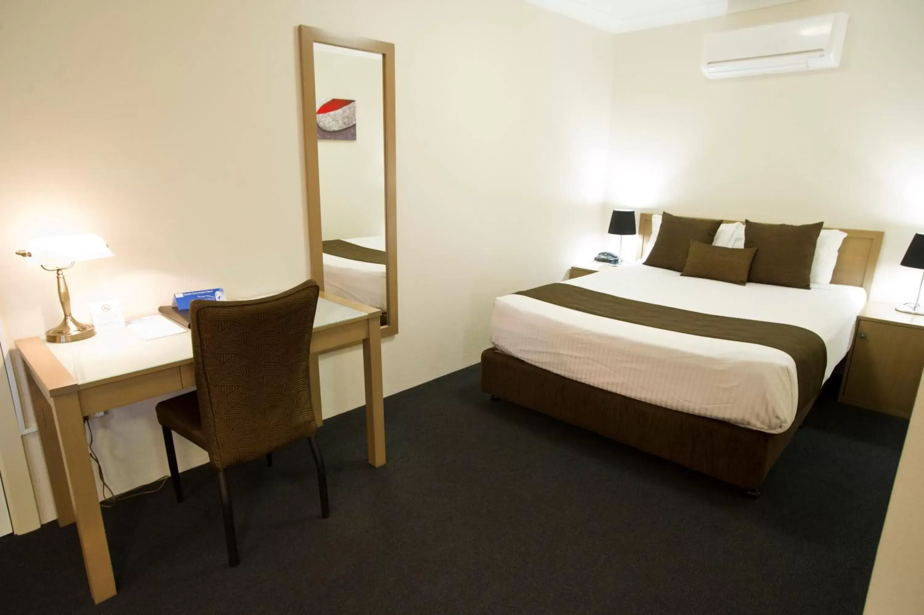 Photo of the whole room, Bed in Noah's Mid City Motor Inn Muswellbrook