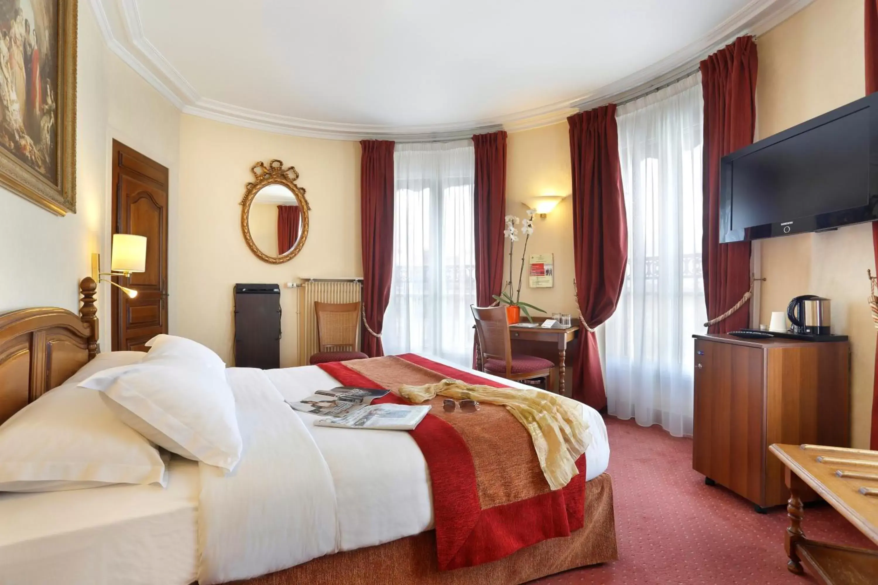 Bedroom in Hotel Paix Republique