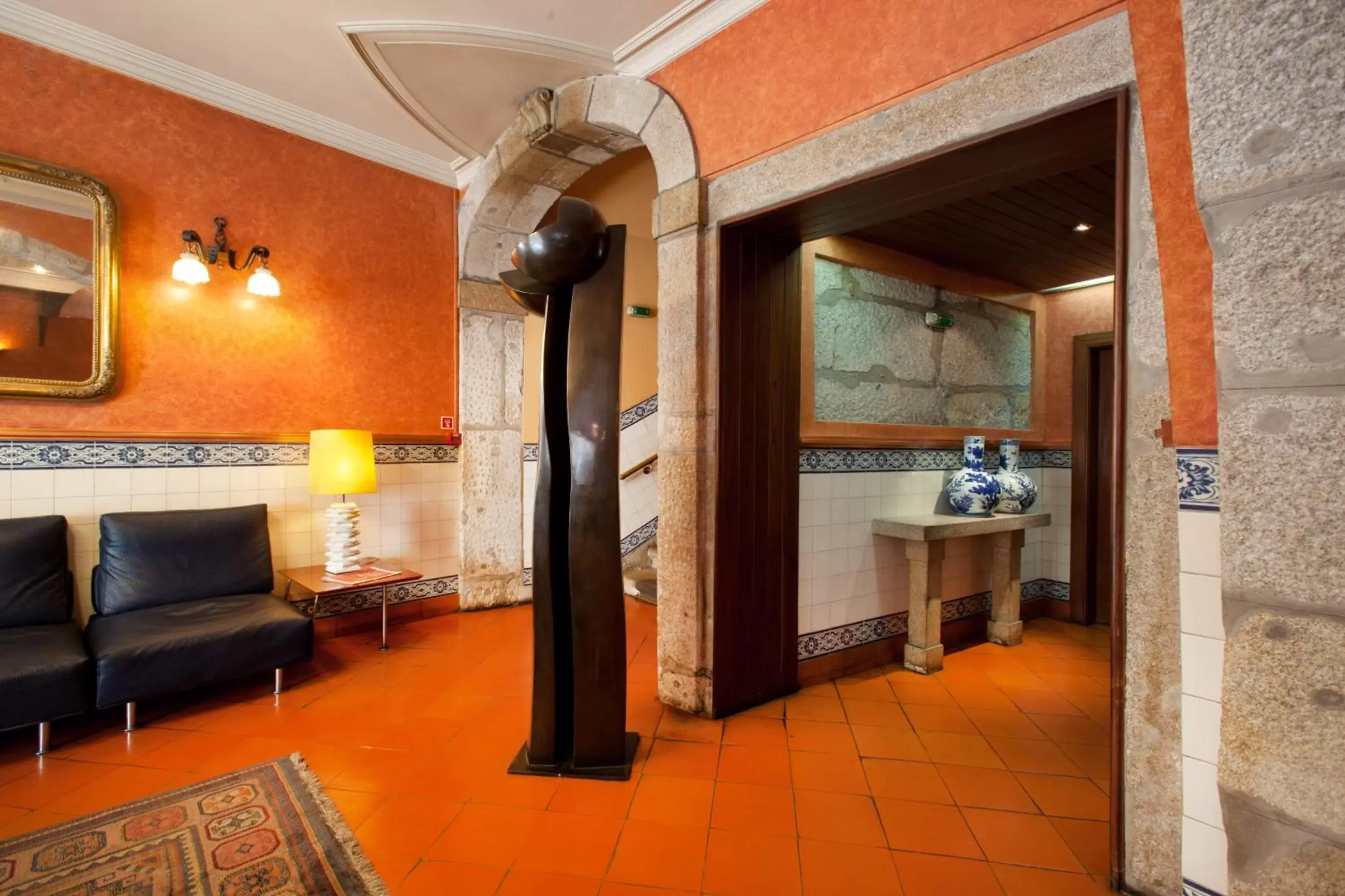 Lobby or reception, Bathroom in Hotel Internacional Porto