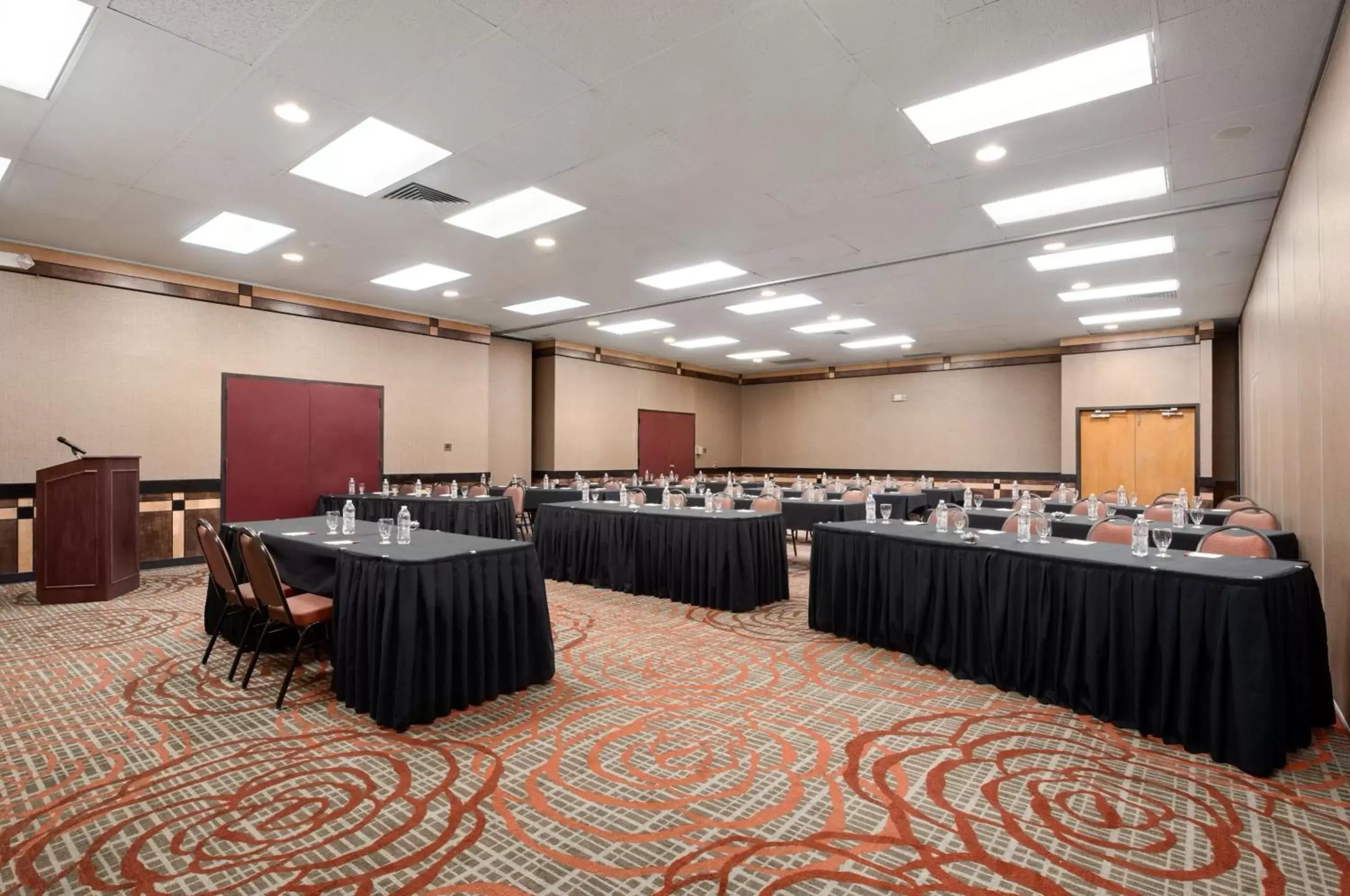 Banquet/Function facilities in Ramada Plaza by Wyndham Gillette Conference Center