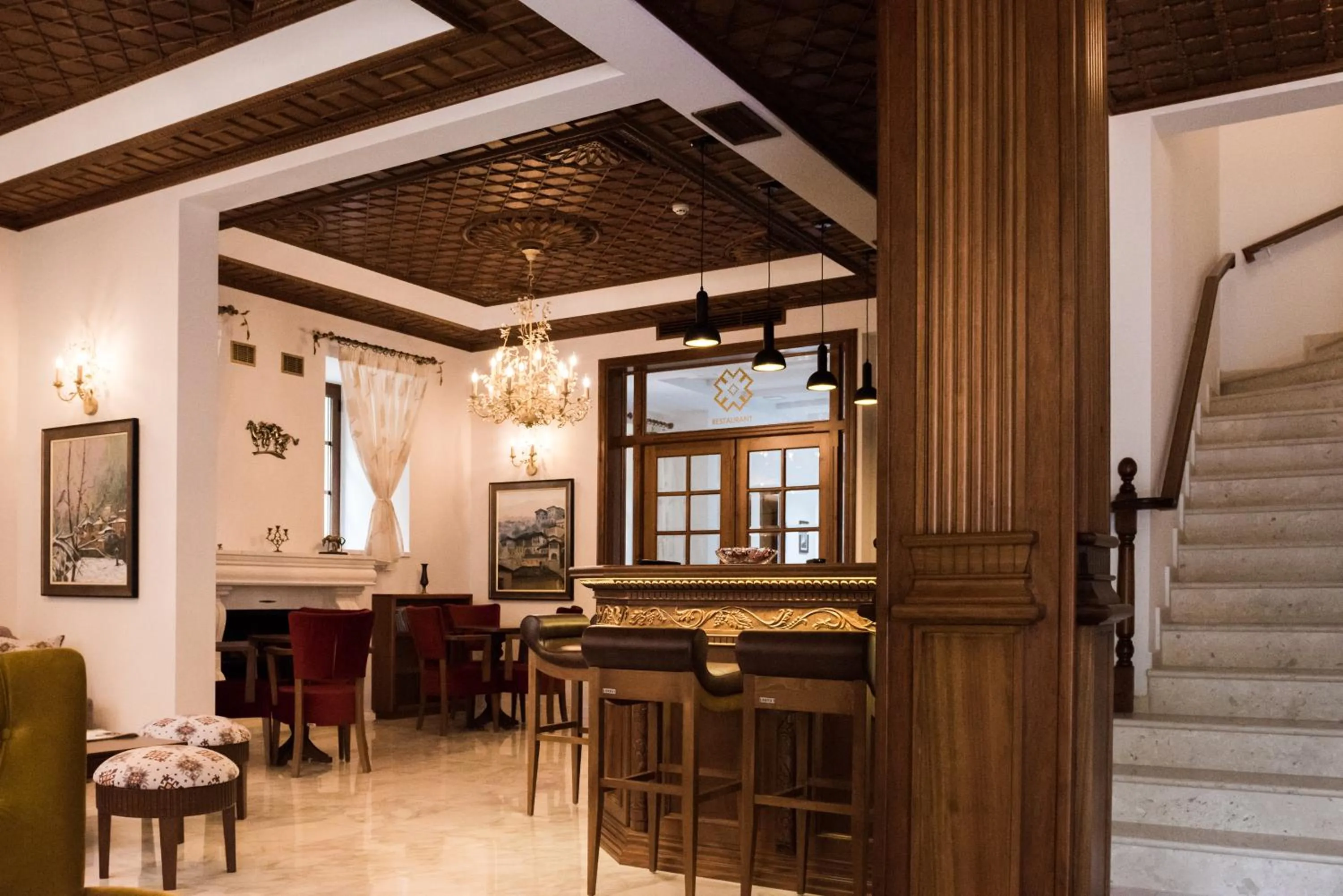 Food and drinks in Hotel Argjiro