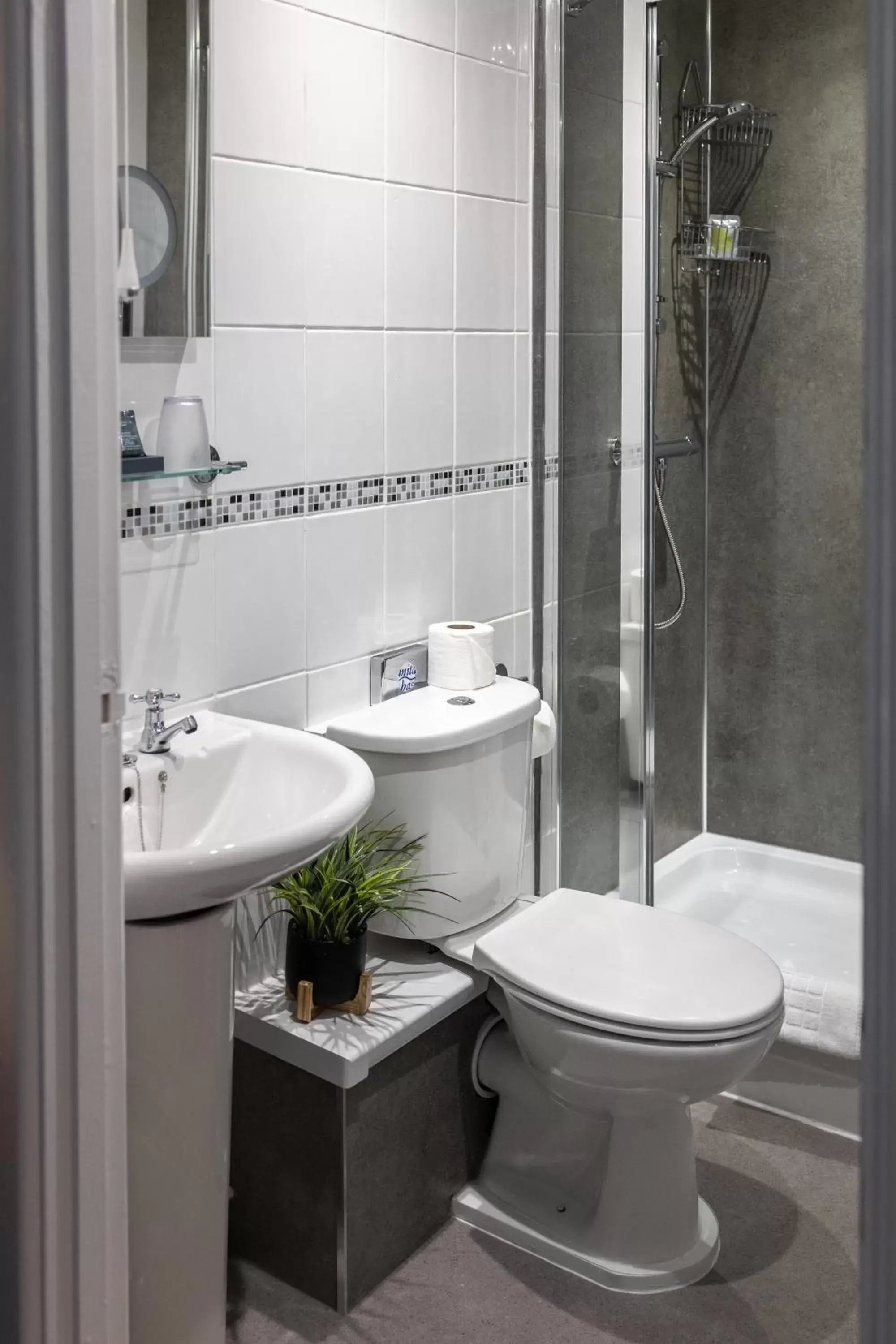 Bathroom in Gloucester House