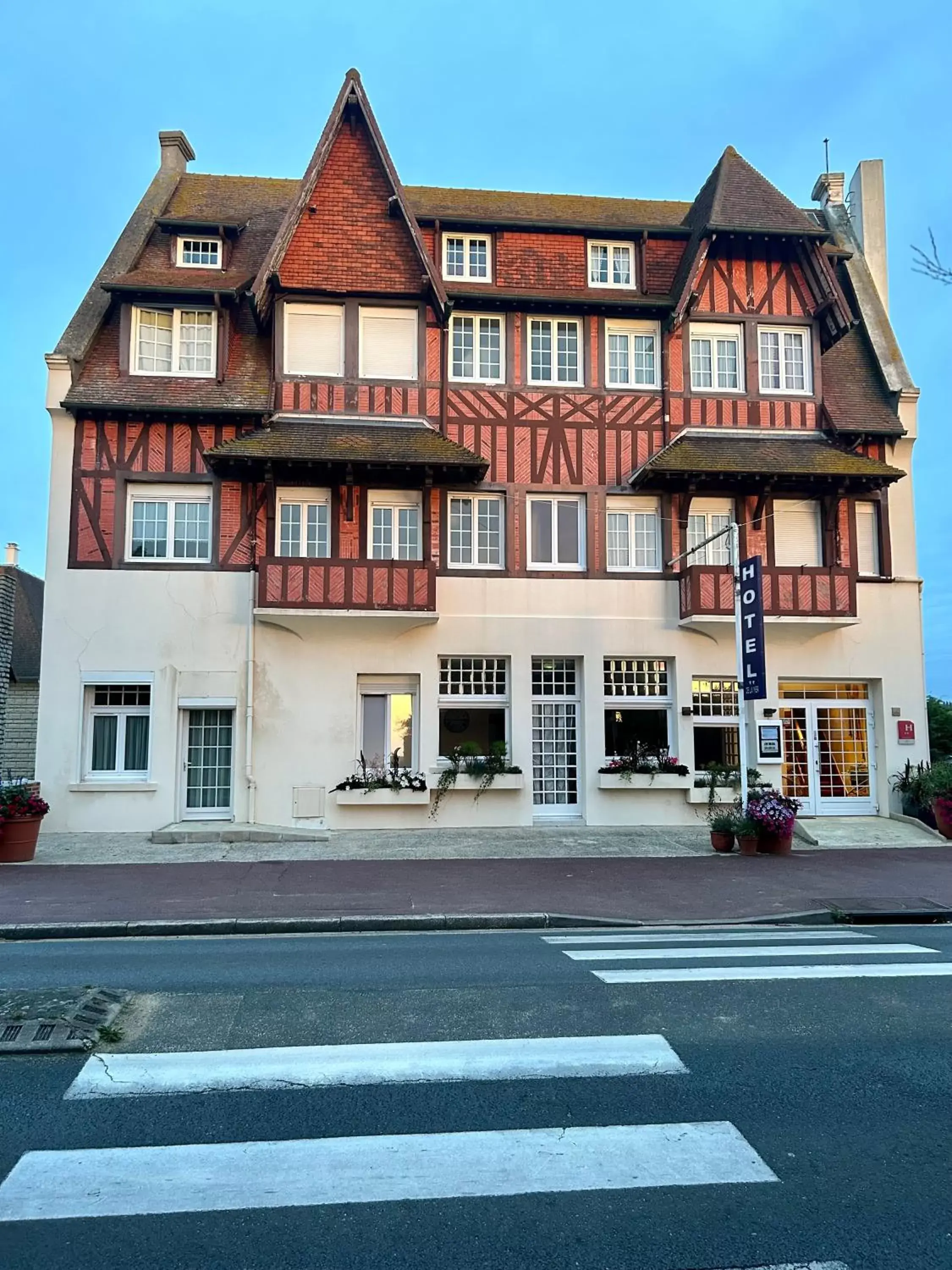 Property Building in Hôtel De La Mer - Deauville Blonville - Boutique Hôtel de charme vue Mer