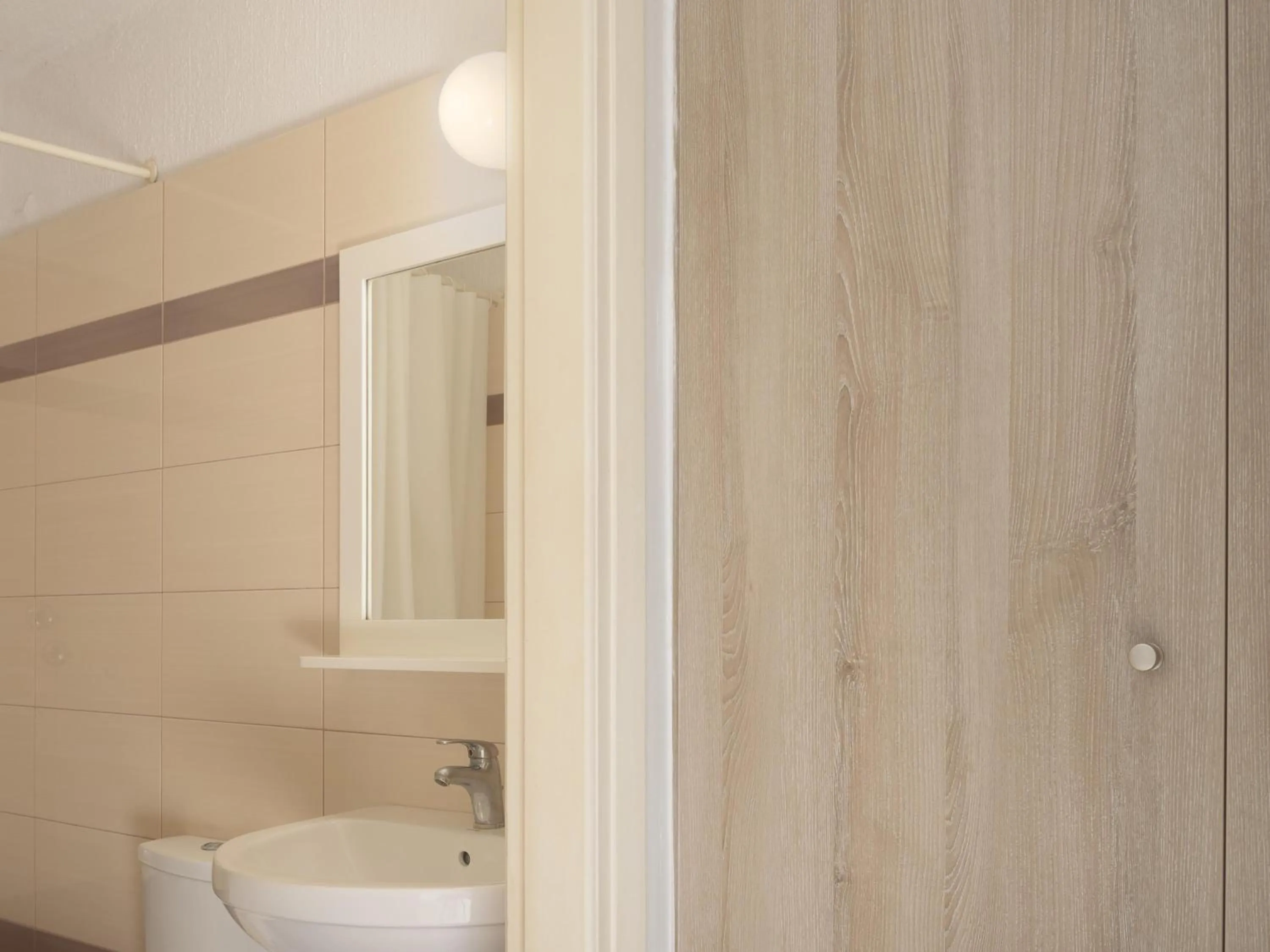 Bathroom in Central Hersonissos Hotel