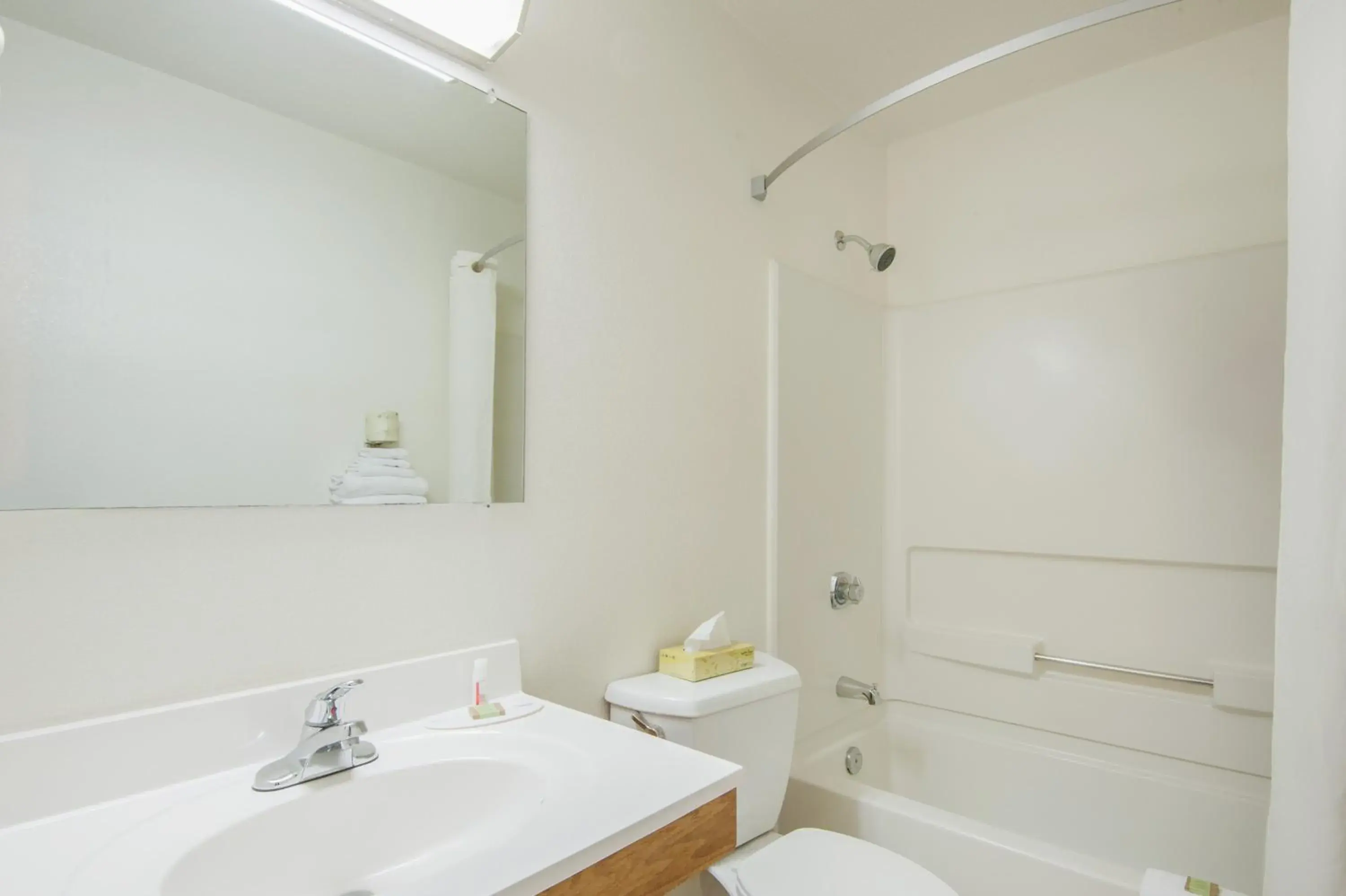 Bathroom in Super 8 by Wyndham Salmon Arm Bathroom in Super 8 by Wyndham Salmon Arm