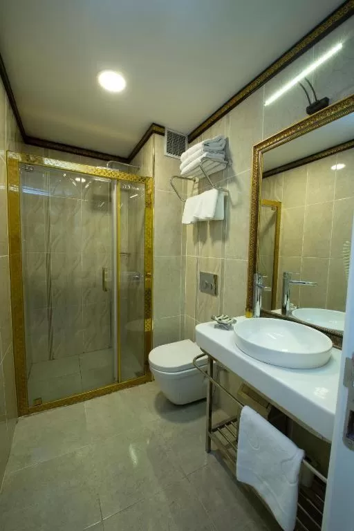 Shower in Phosphorion