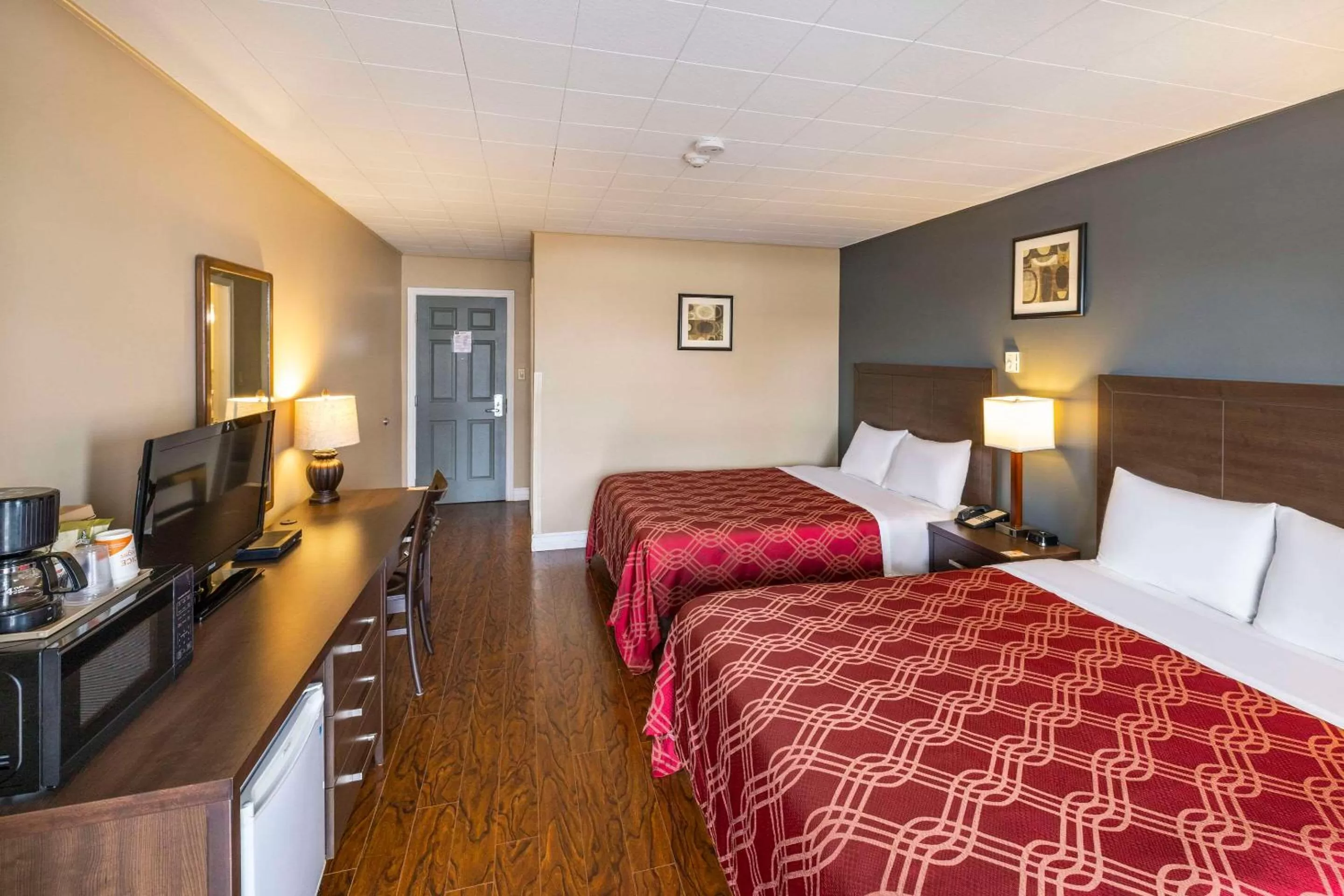 Bedroom in Econo Lodge Miramichi