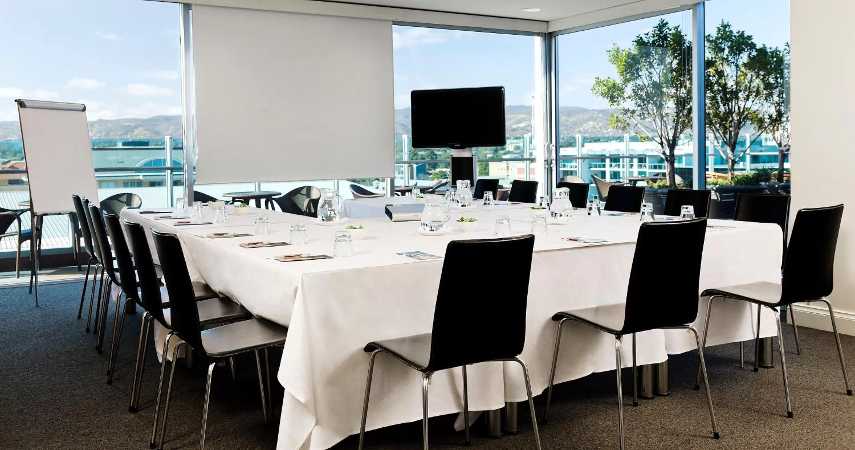 Business facilities in Majestic Roof Garden Hotel