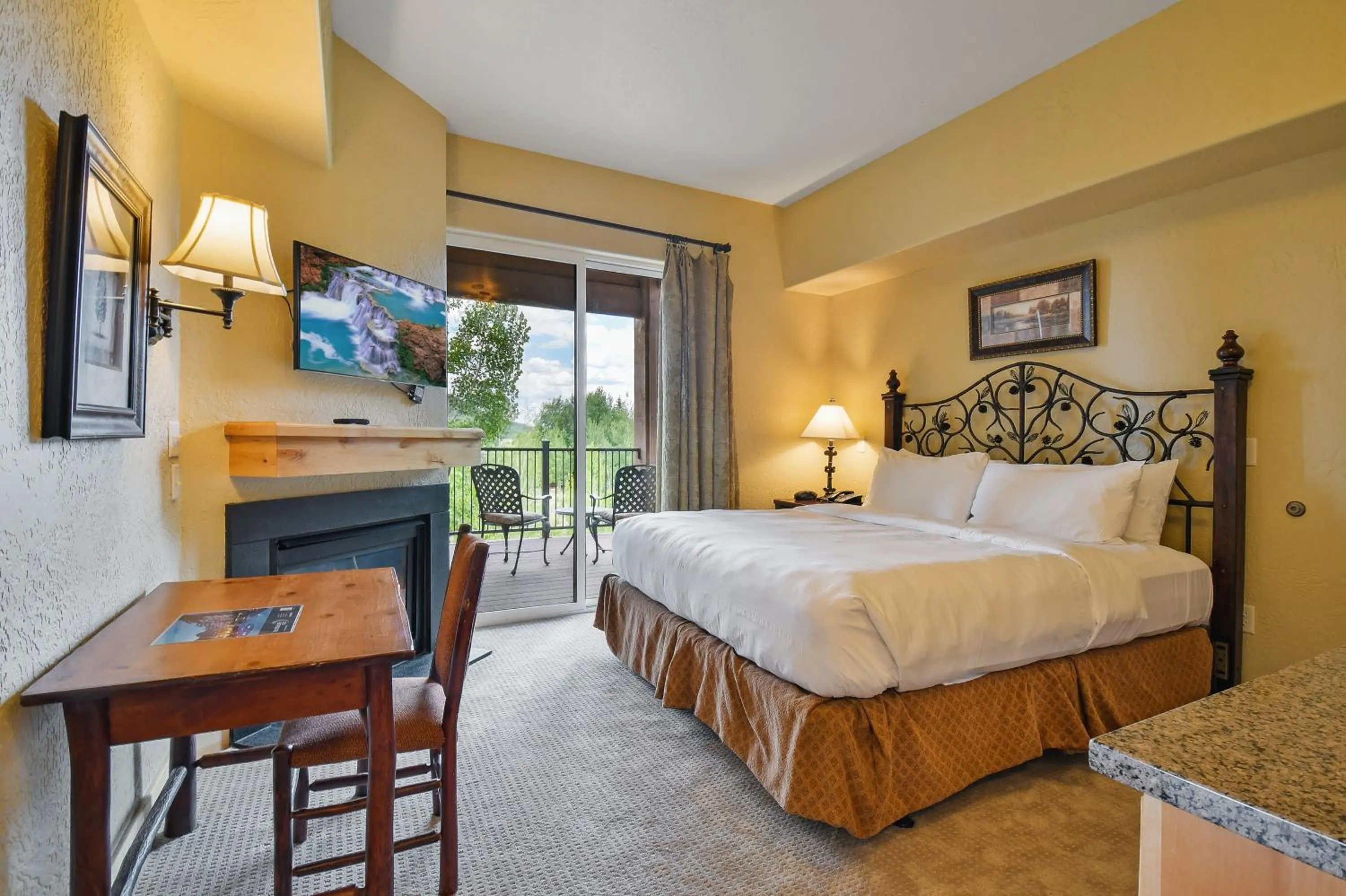 Bed in Silverado Lodge by Park City - Canyons Village