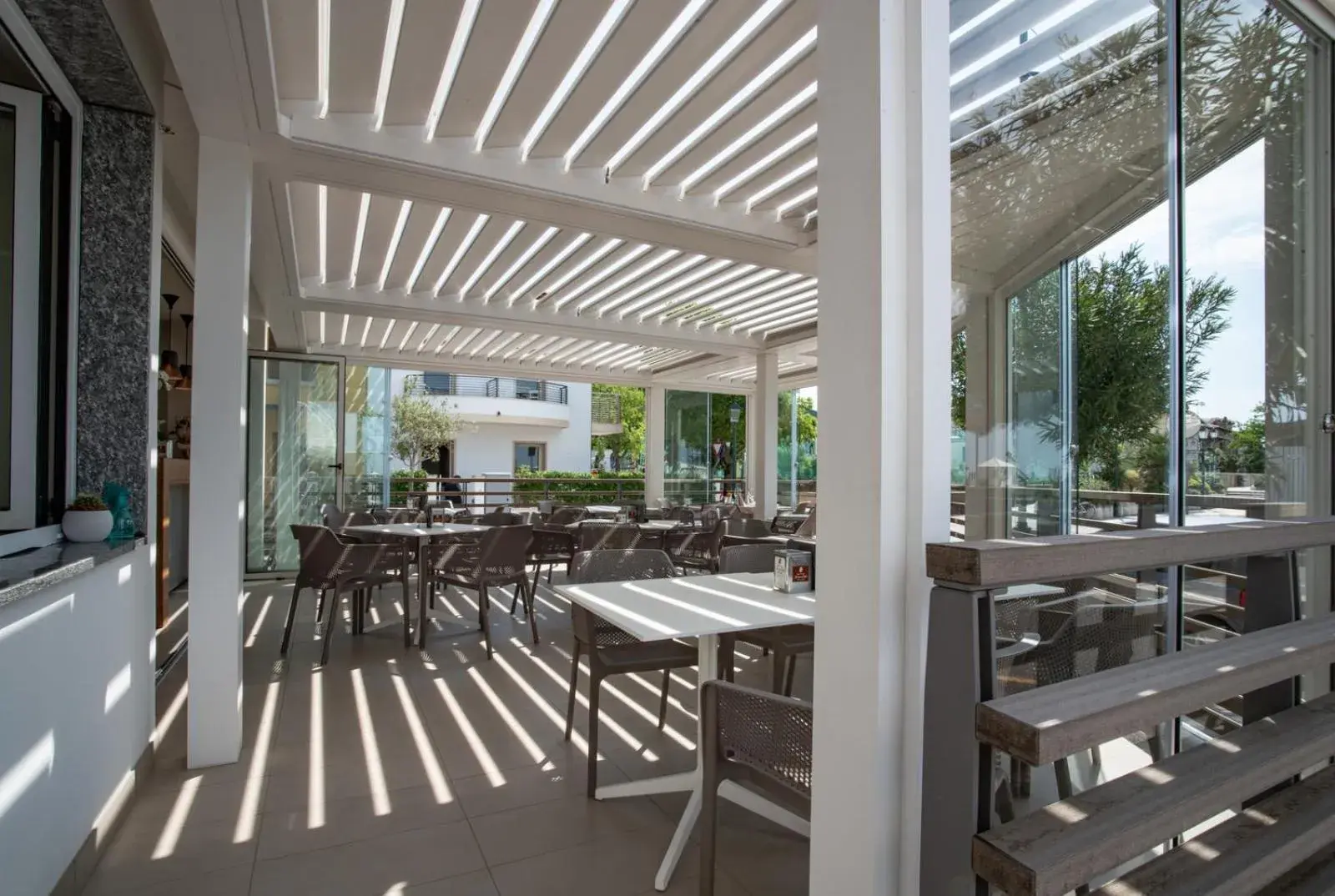 Patio, Restaurant/Places to Eat in Hotel Sirenetta