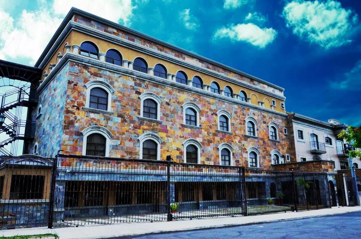 Property building in Hotel Plaza Real Suites & Apartments San Jose