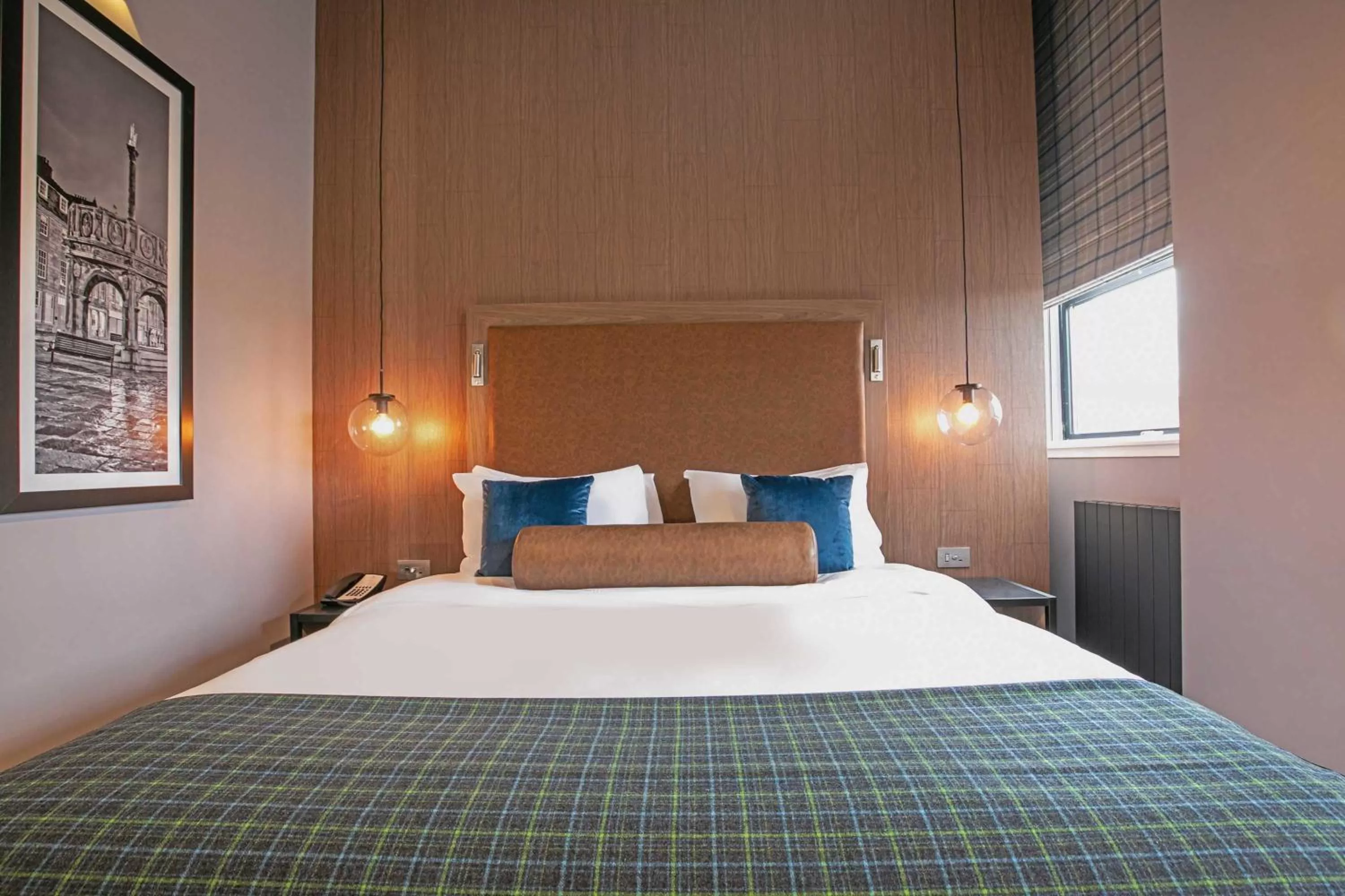 Photo of the whole room, Bed in Sandman Signature Aberdeen Hotel & Spa