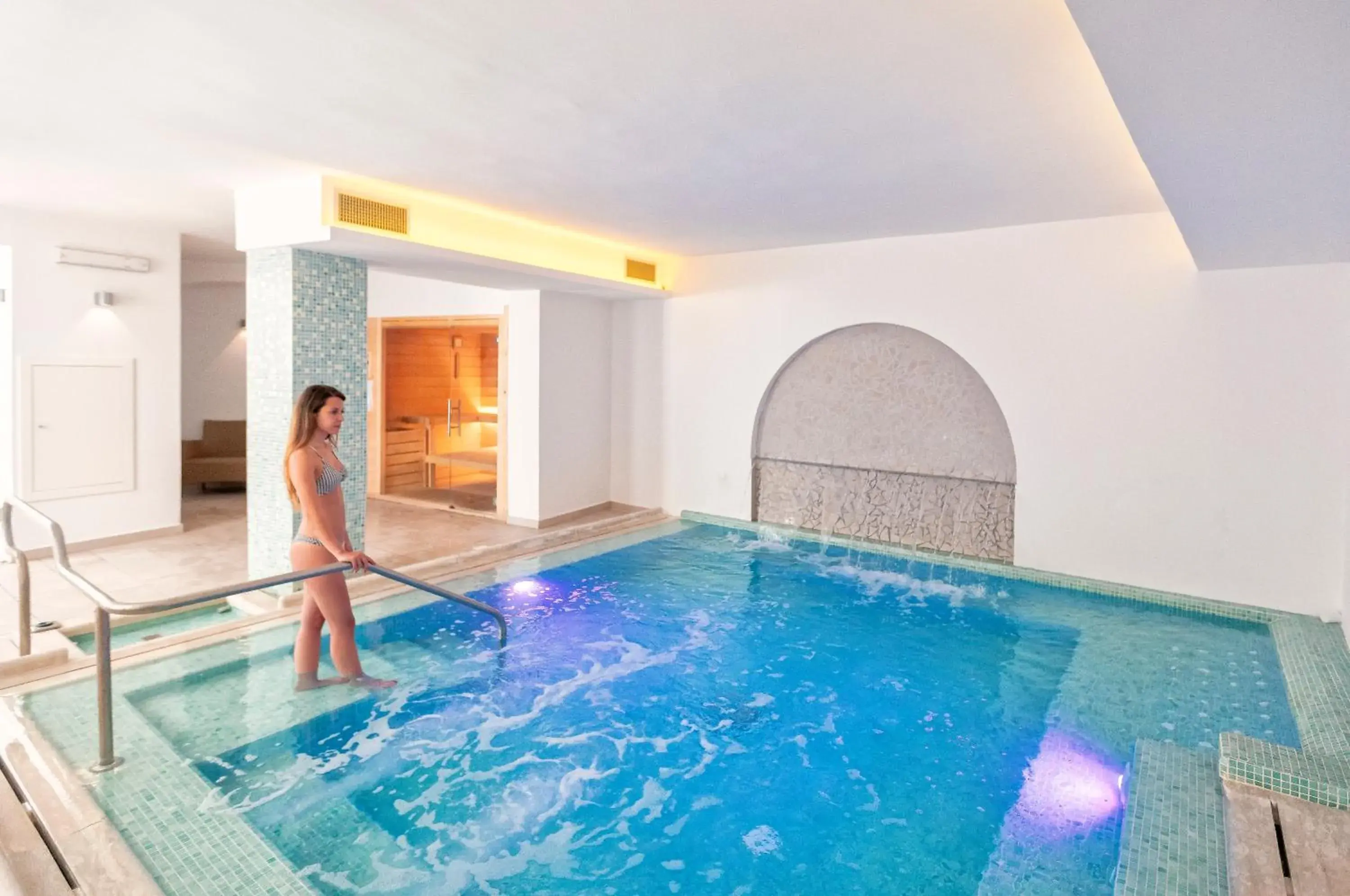 Hot Tub, Swimming Pool in Family Spa Hotel Le Canne