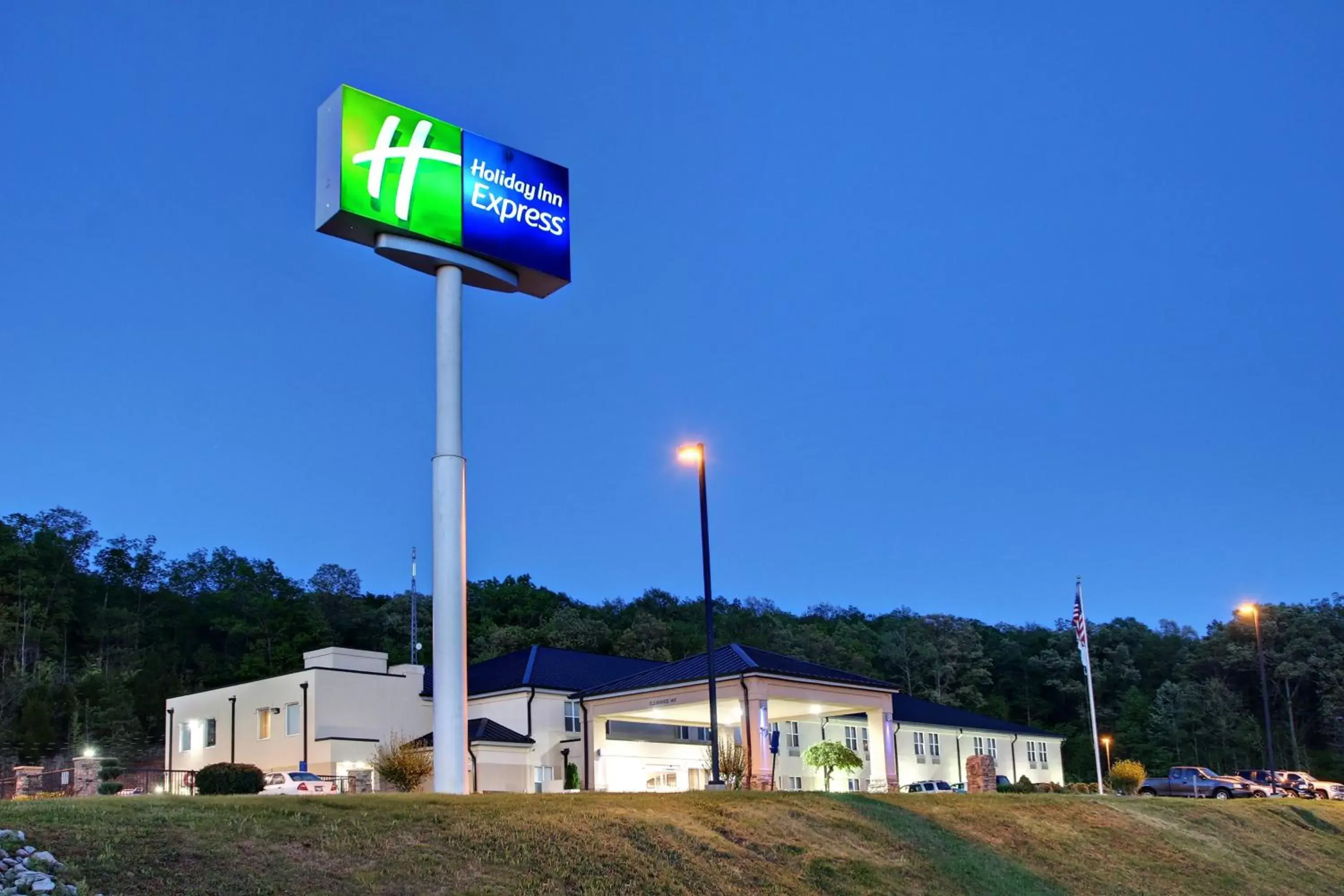 Property Building in Holiday Inn Express Hurricane Mills Waverly, an IHG Hotel