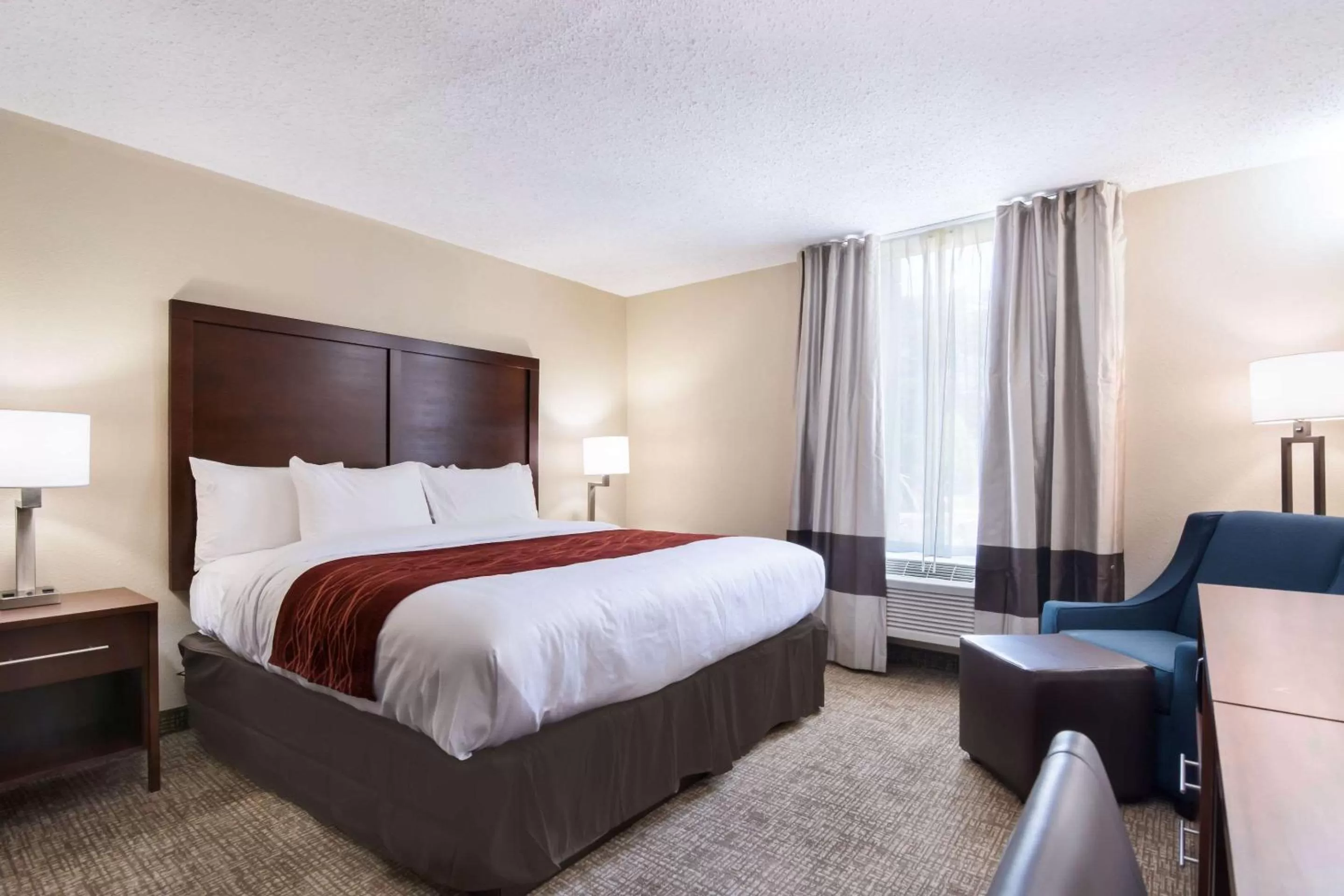 Photo of the whole room, Bed in Comfort Inn Kings Mountain