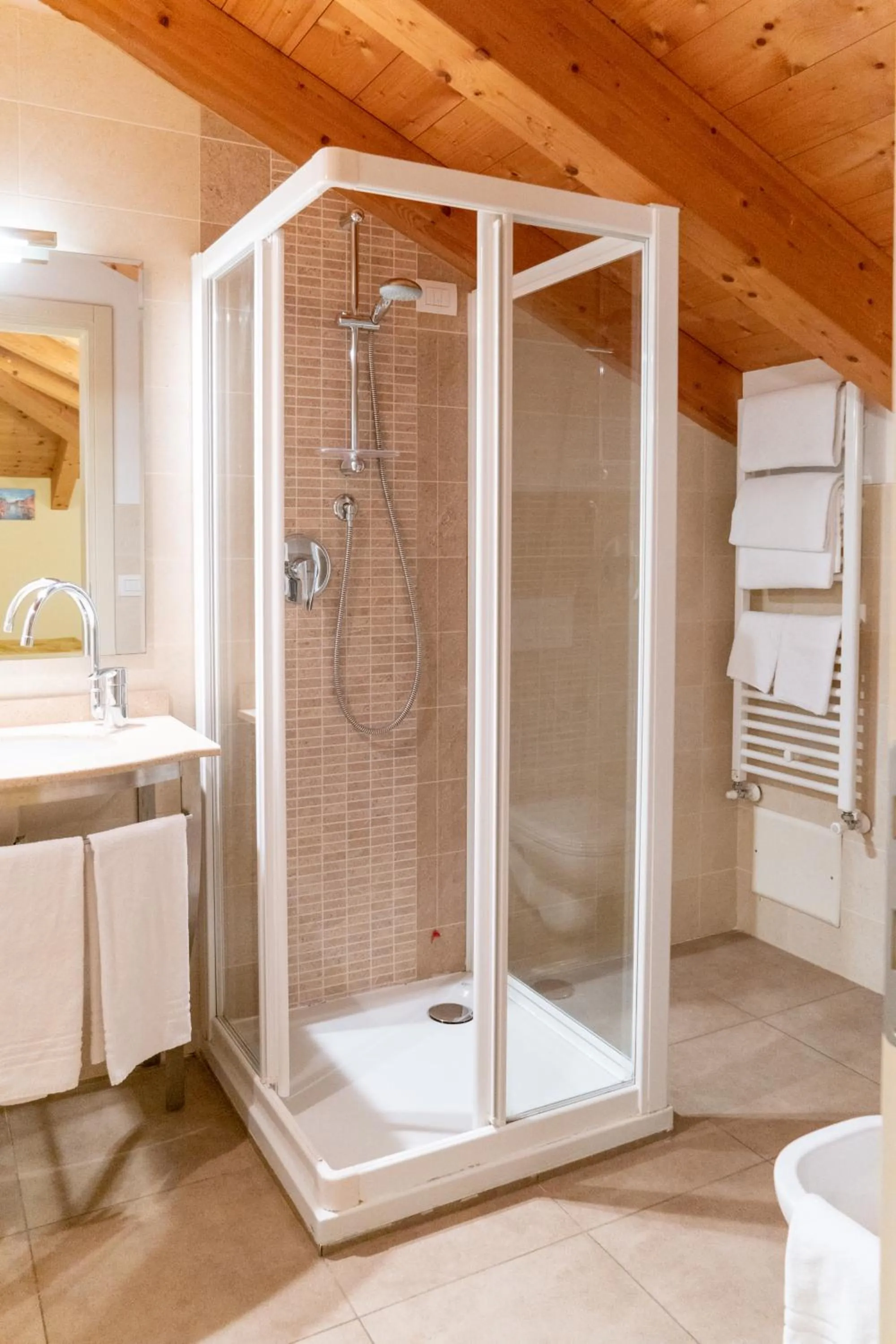 Bathroom in Hotel Autoespresso Venice - Atika & Atif