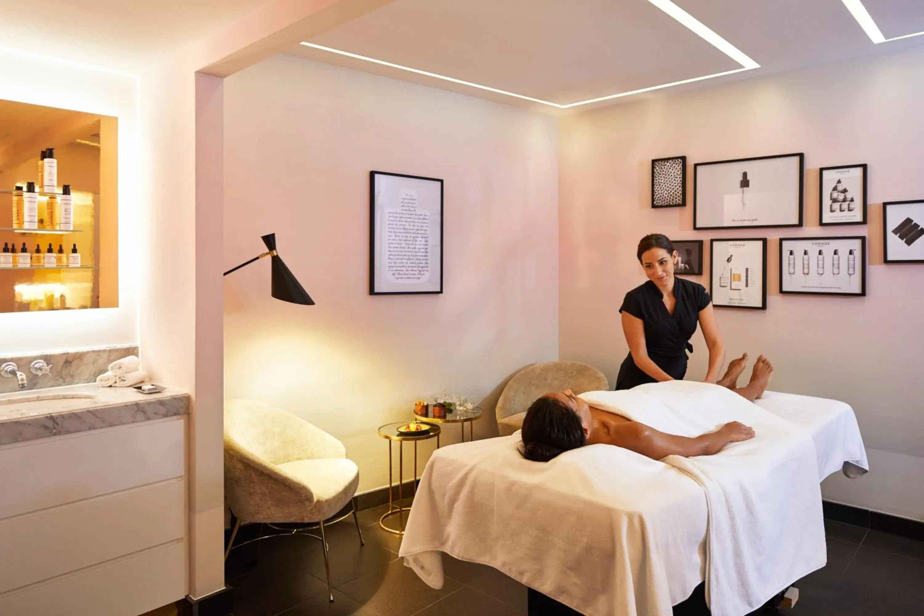 Massage in Le Roch Hotel & Spa
