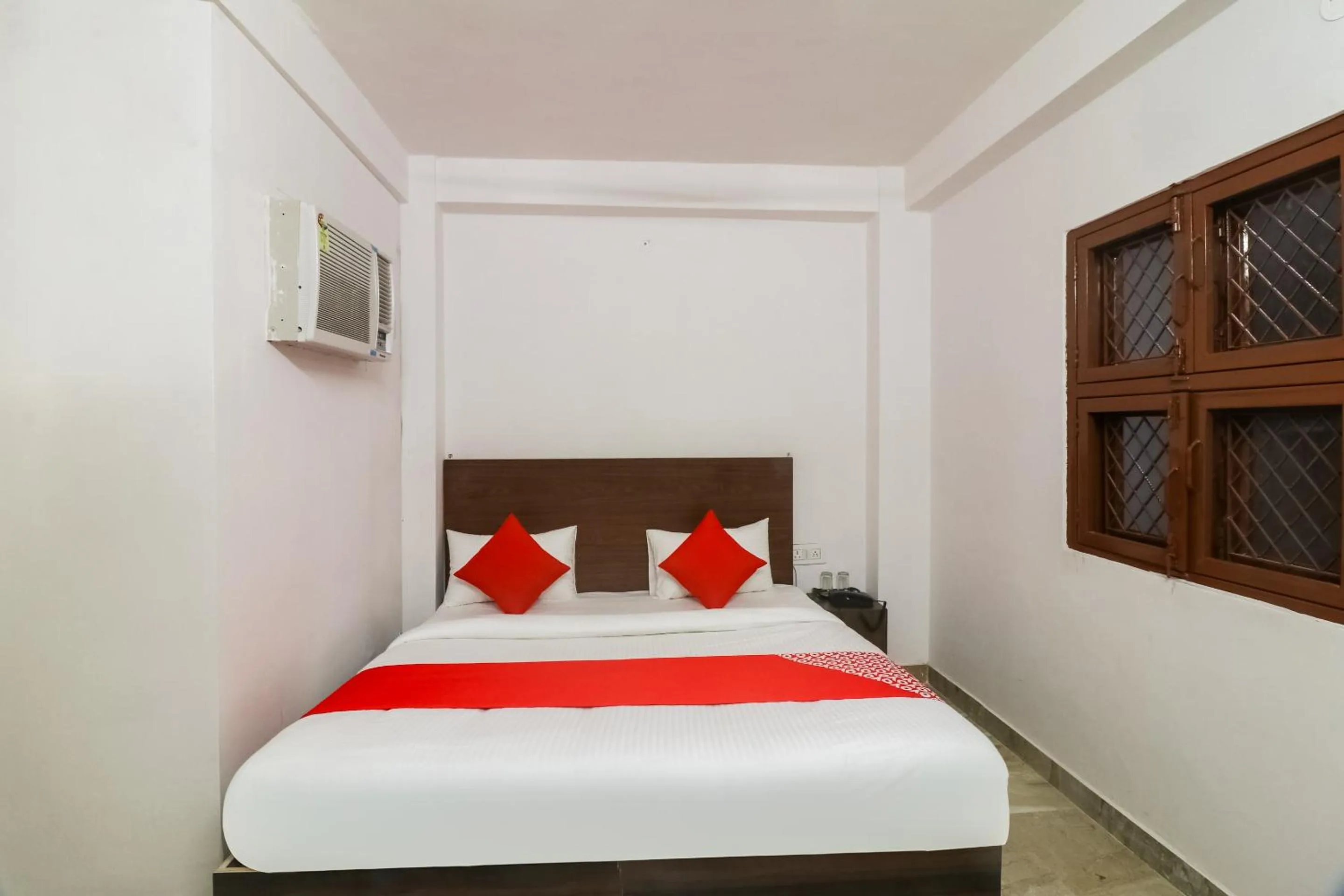 Bedroom in Hotel O Lovely Inn Near Akshardham