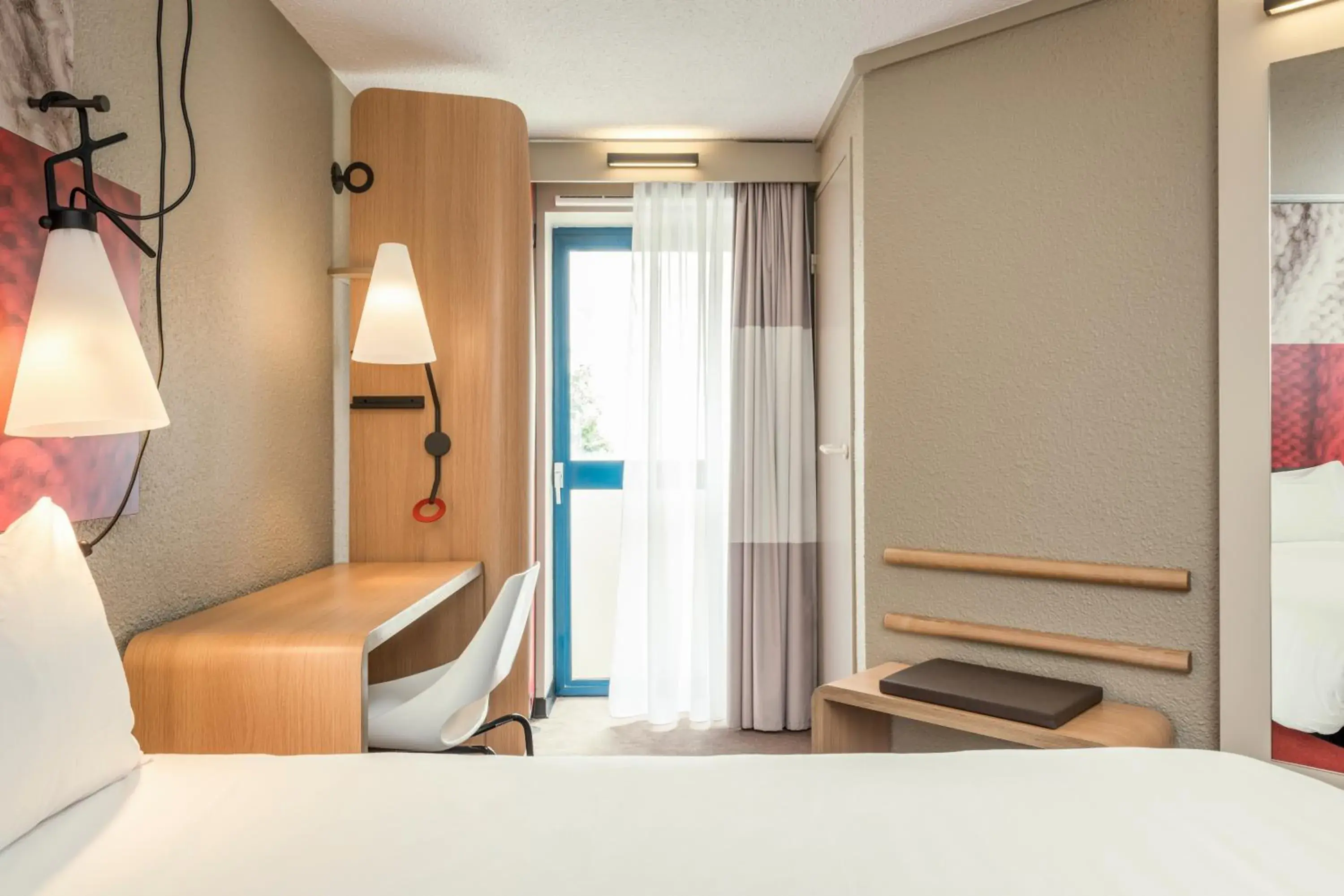 Bed in Ibis Paris Gare Montparnasse 15ème Bed in Ibis Paris Gare Montparnasse 15ème