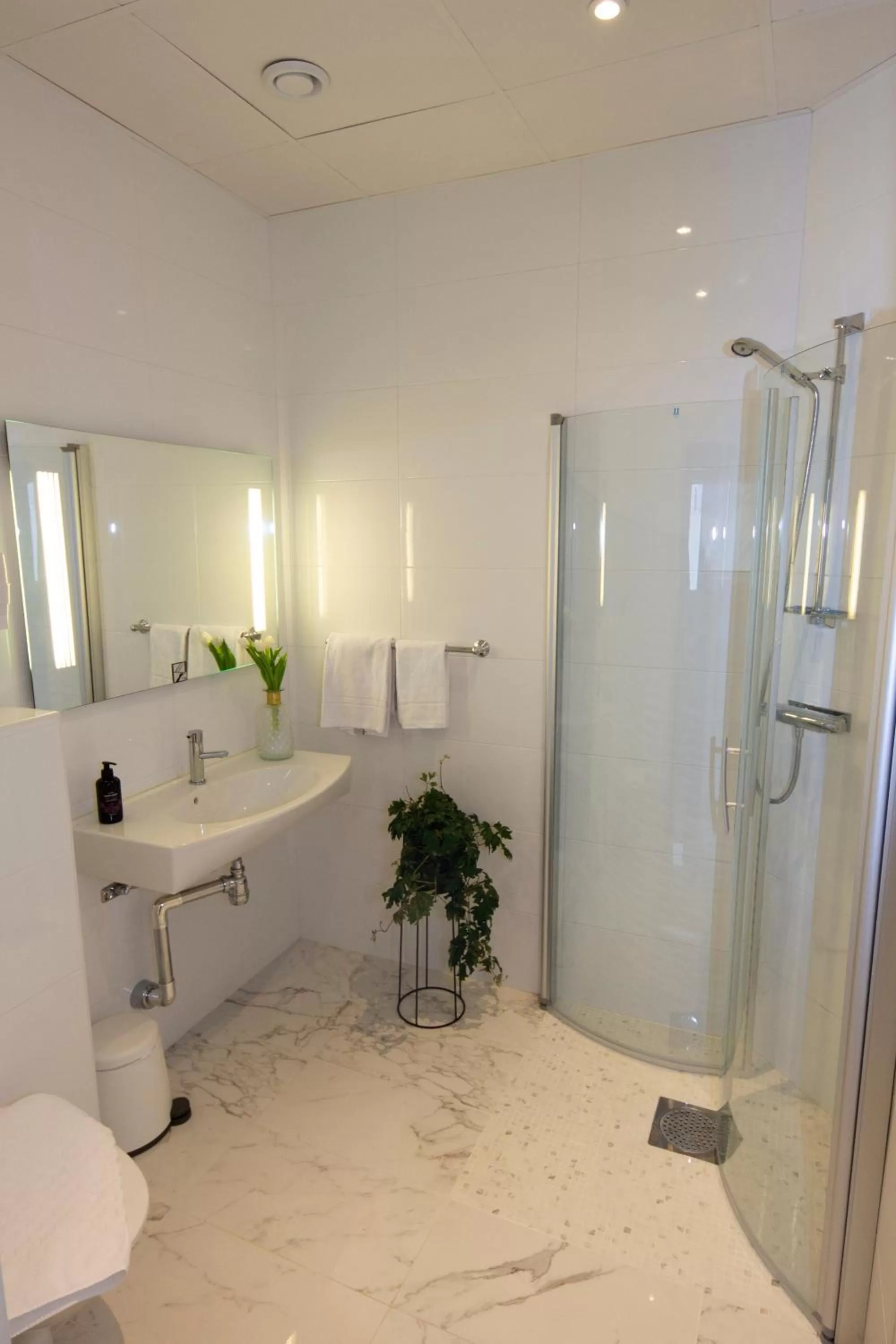 Shower in Hotell Hjalmar