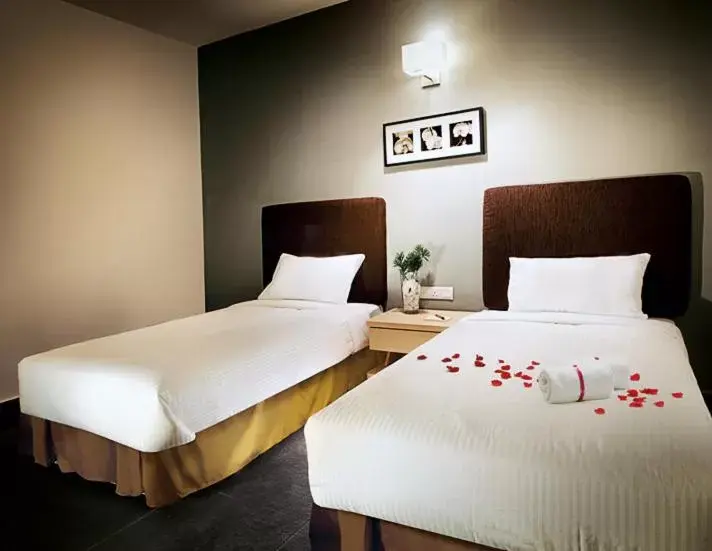 Bedroom, Bed in Sky Hotel @ Selayang